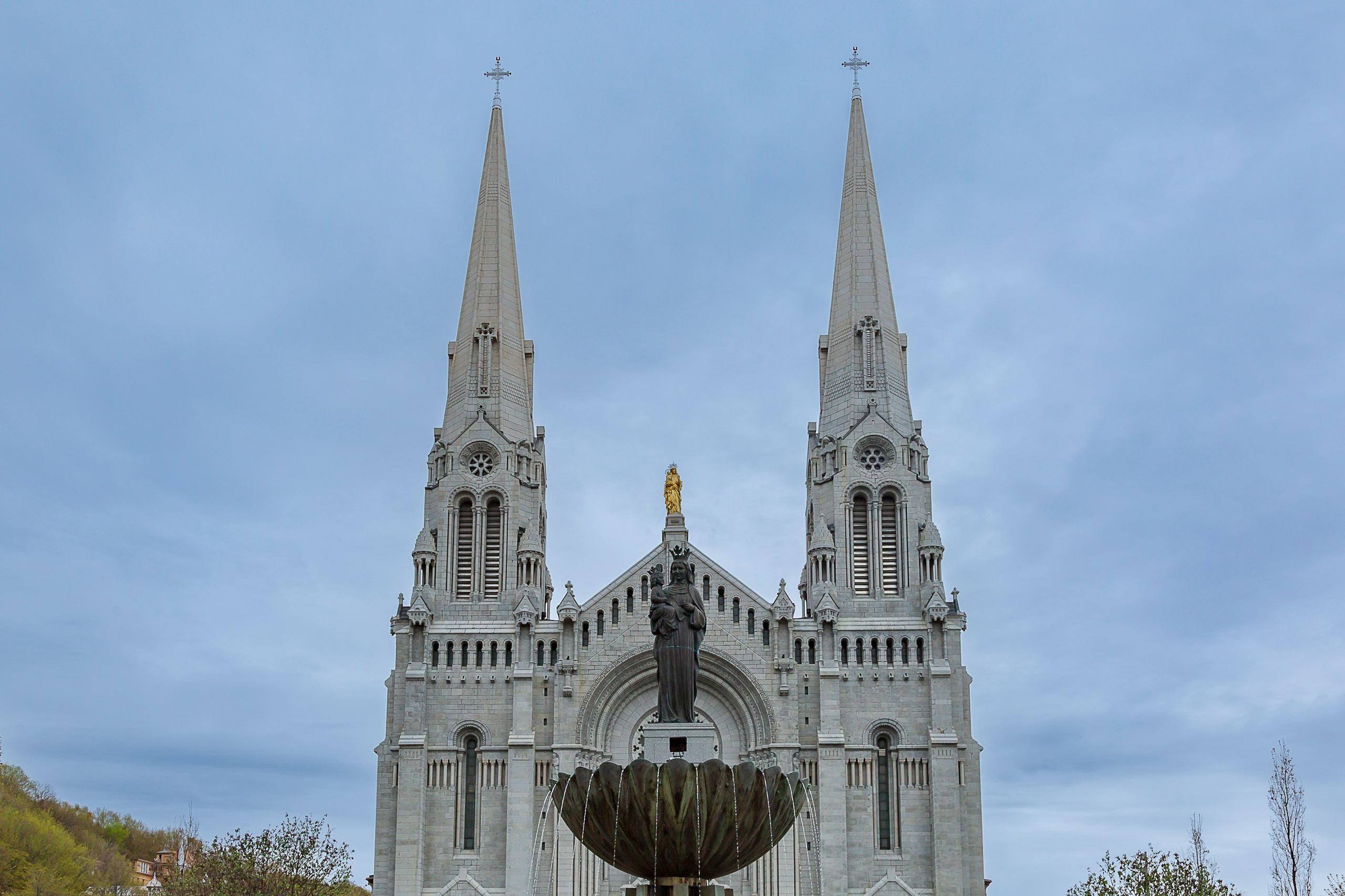 Sainte Anne de Beaupre et Quebec. Studioplaza8