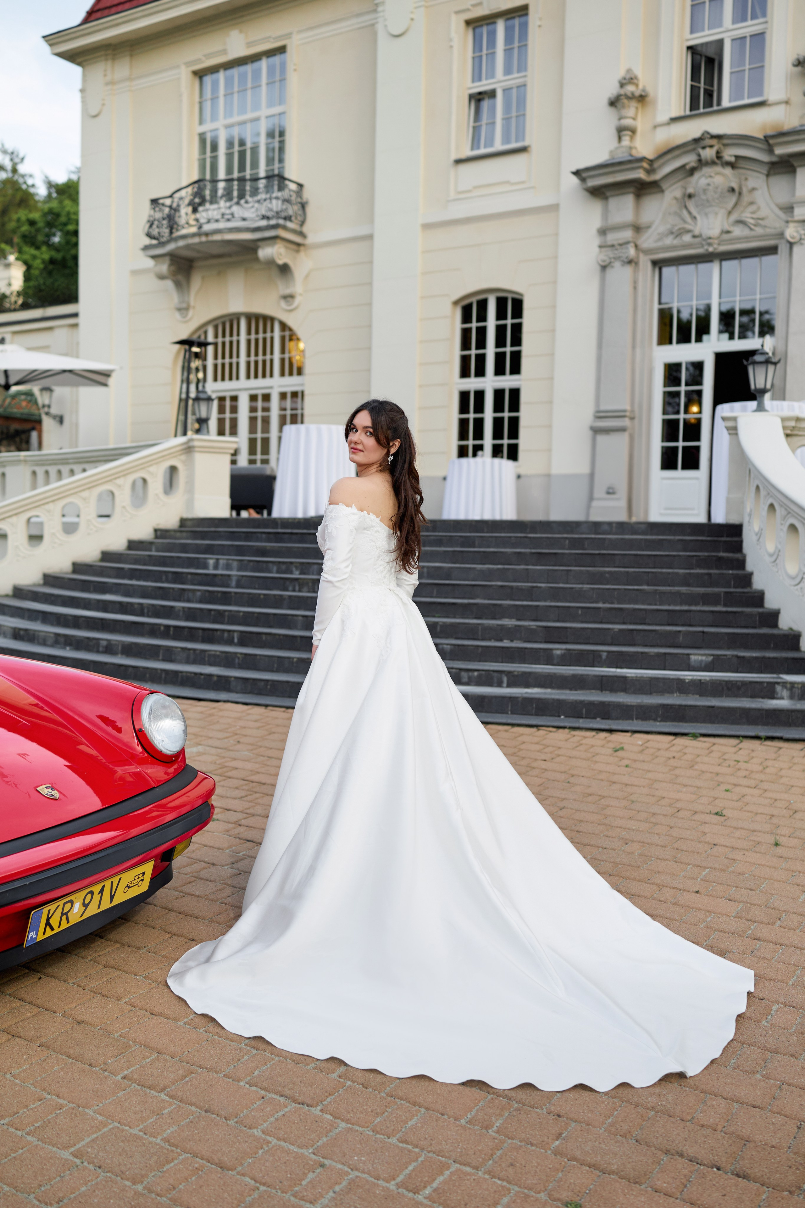 Wiktoria & Kacper. Pałac Goetz. Fotograf ślubny i rodzinny w Krakowie Yana Klymova
