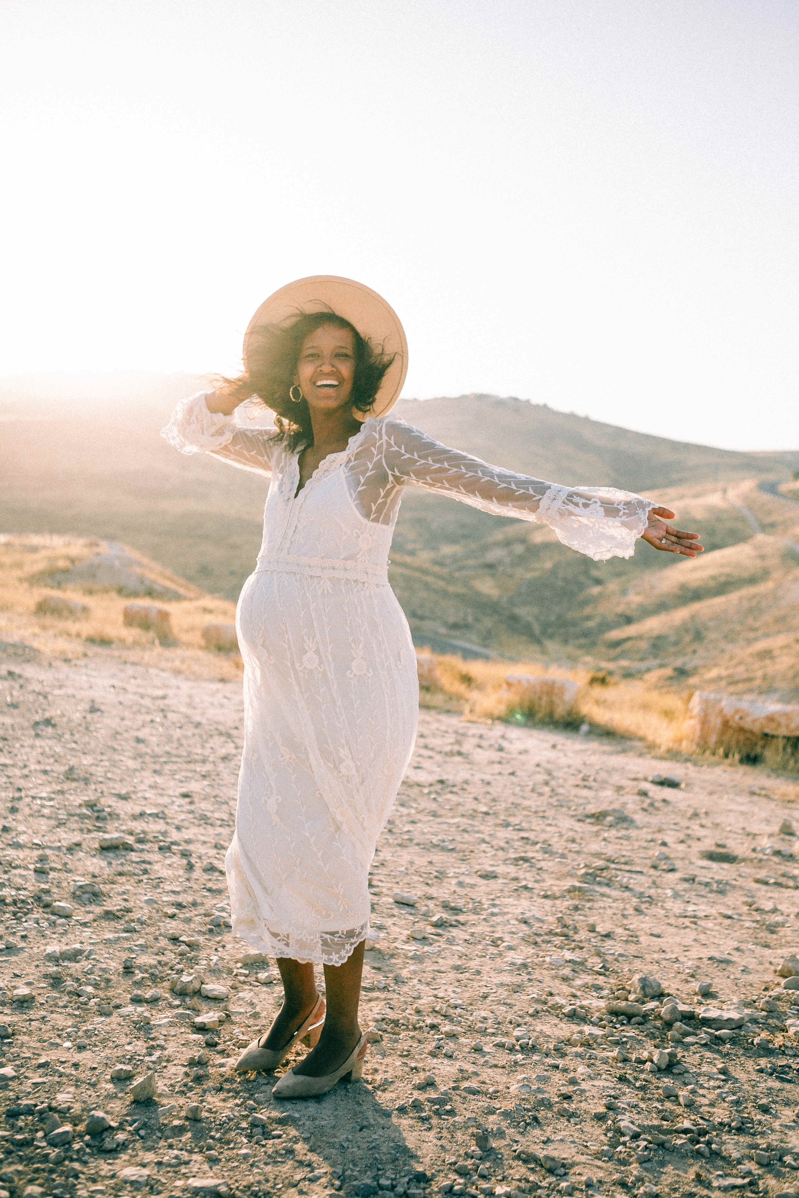 PHOTO SESSION IN THE DESERT NEAR MAALE ADUMIM. PHOTOGRAPHER IN ISRAEL