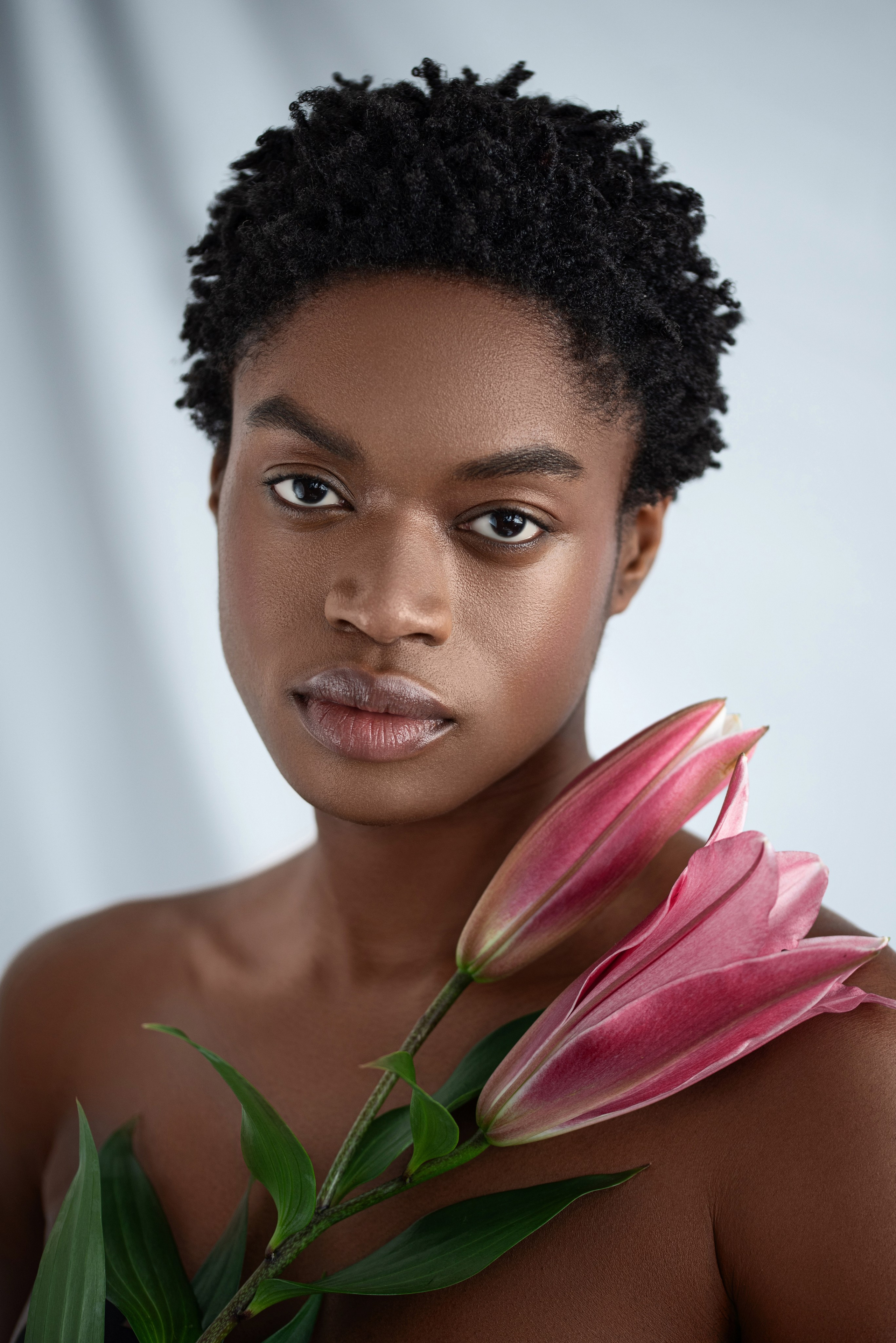 Beauty Portrait Retoucher Olha Kompaniiets. Professional high end photo retoucher Olha Kompaniiets