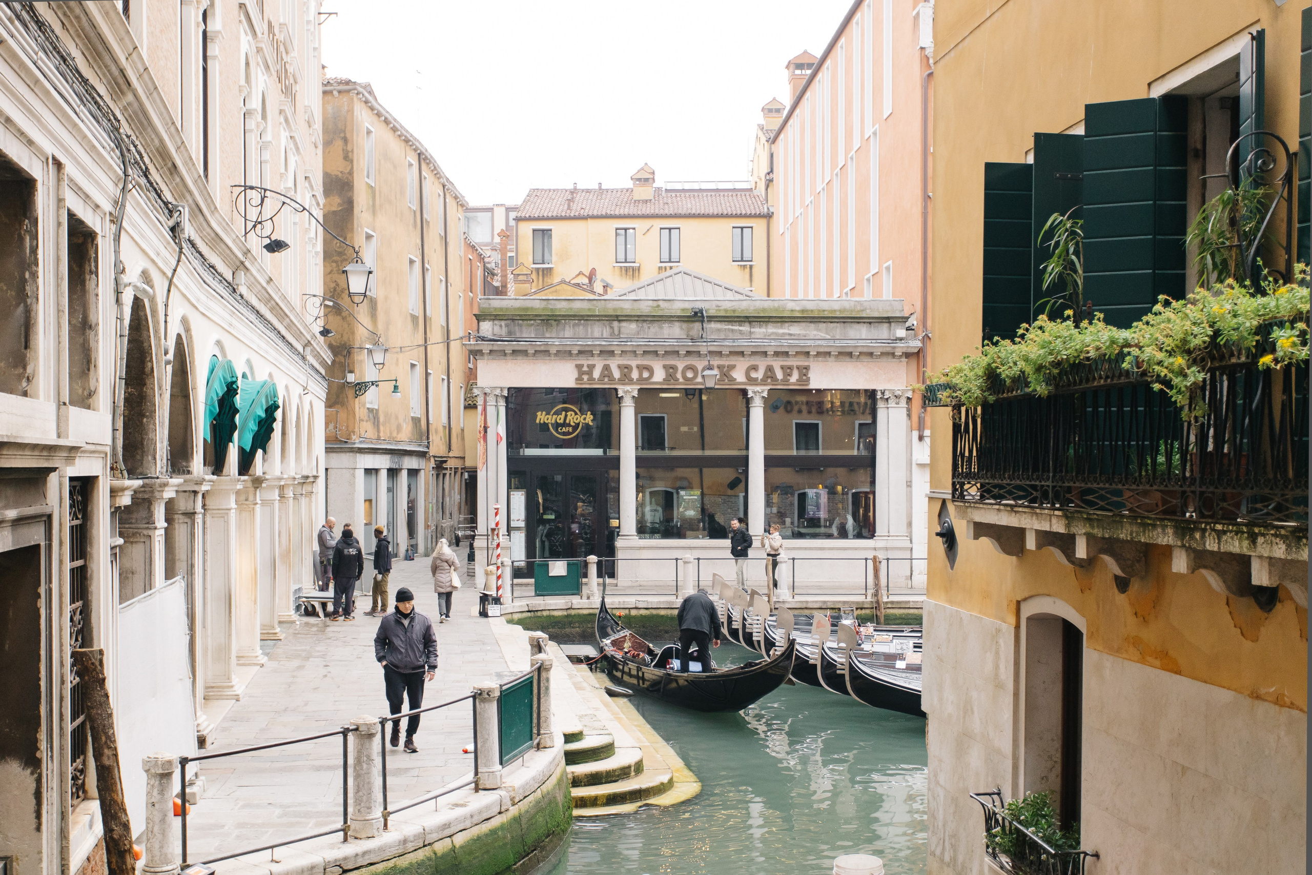 Love in continuation of Layla