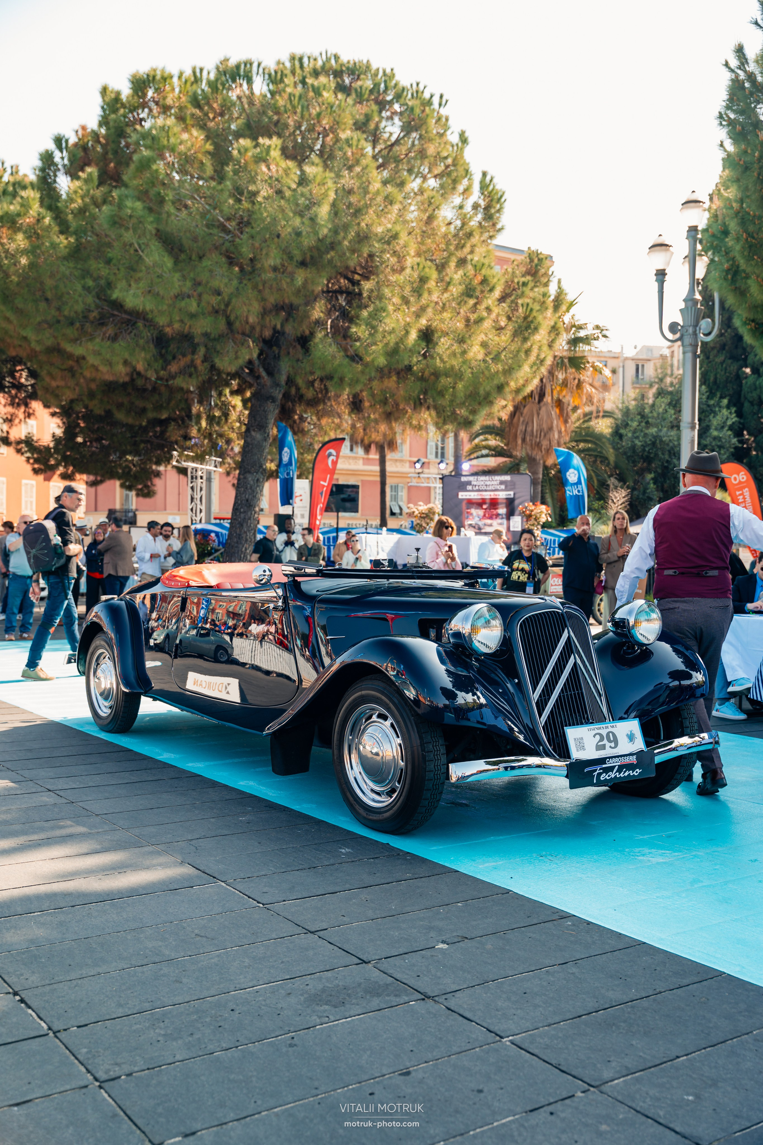 Legends de Nice. Photographe de voitures à Paris — Vitalii Motruk
