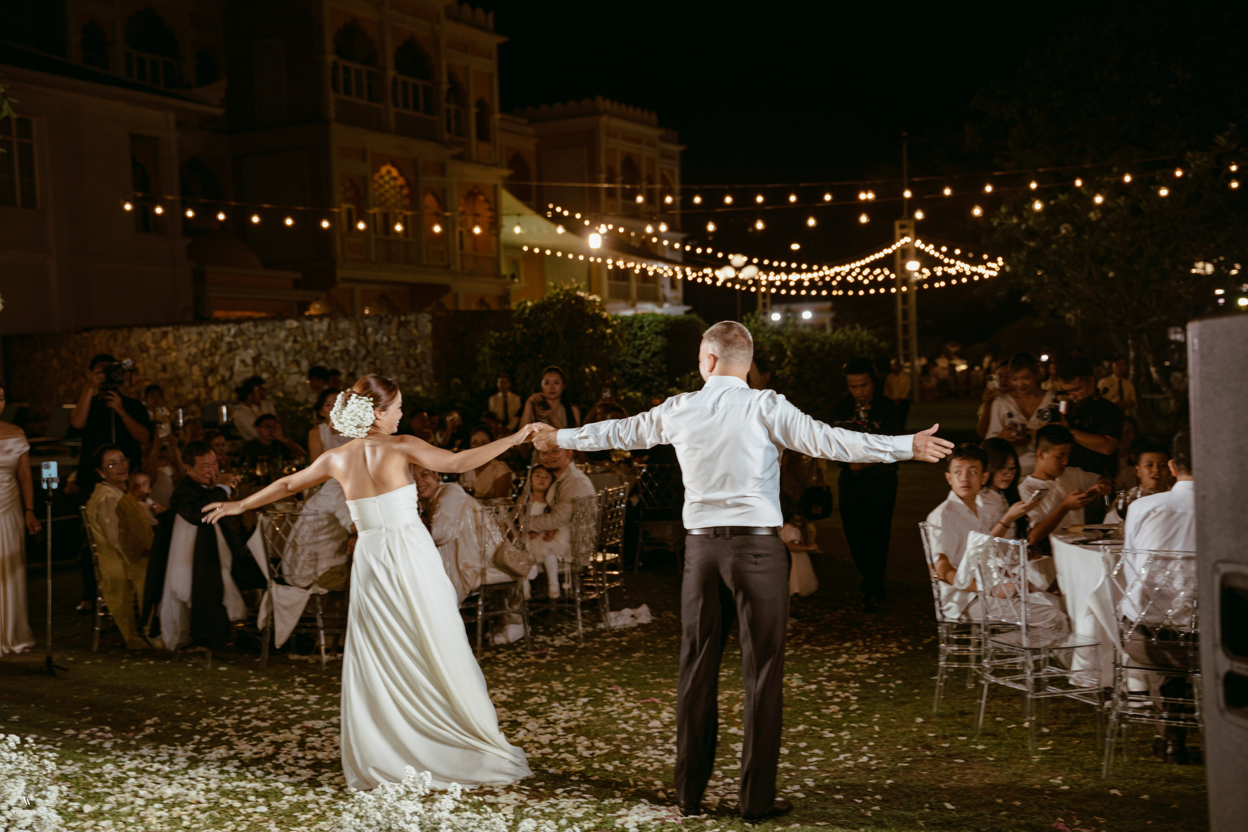 ALEX & NICOLE. WEDDING PHOTOGRAPHER IN VIETNAM