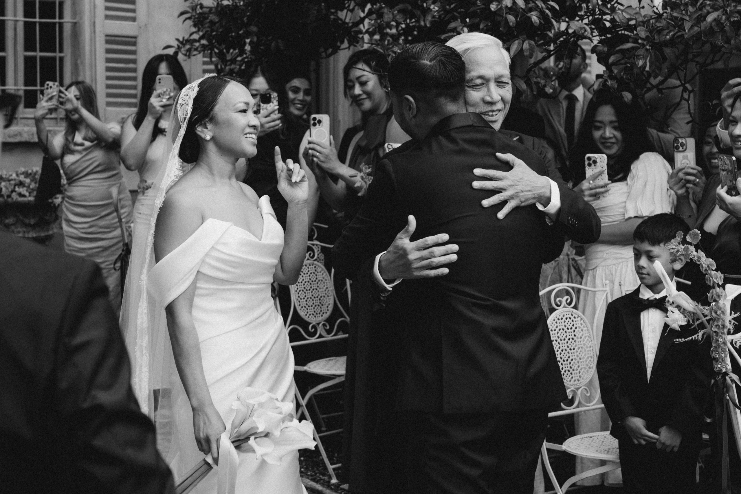 BEATRICE AND RAFAELE_LAKE COMO_Villa Regina Teodolinda. PHOTOGRAPHER IN ITALY