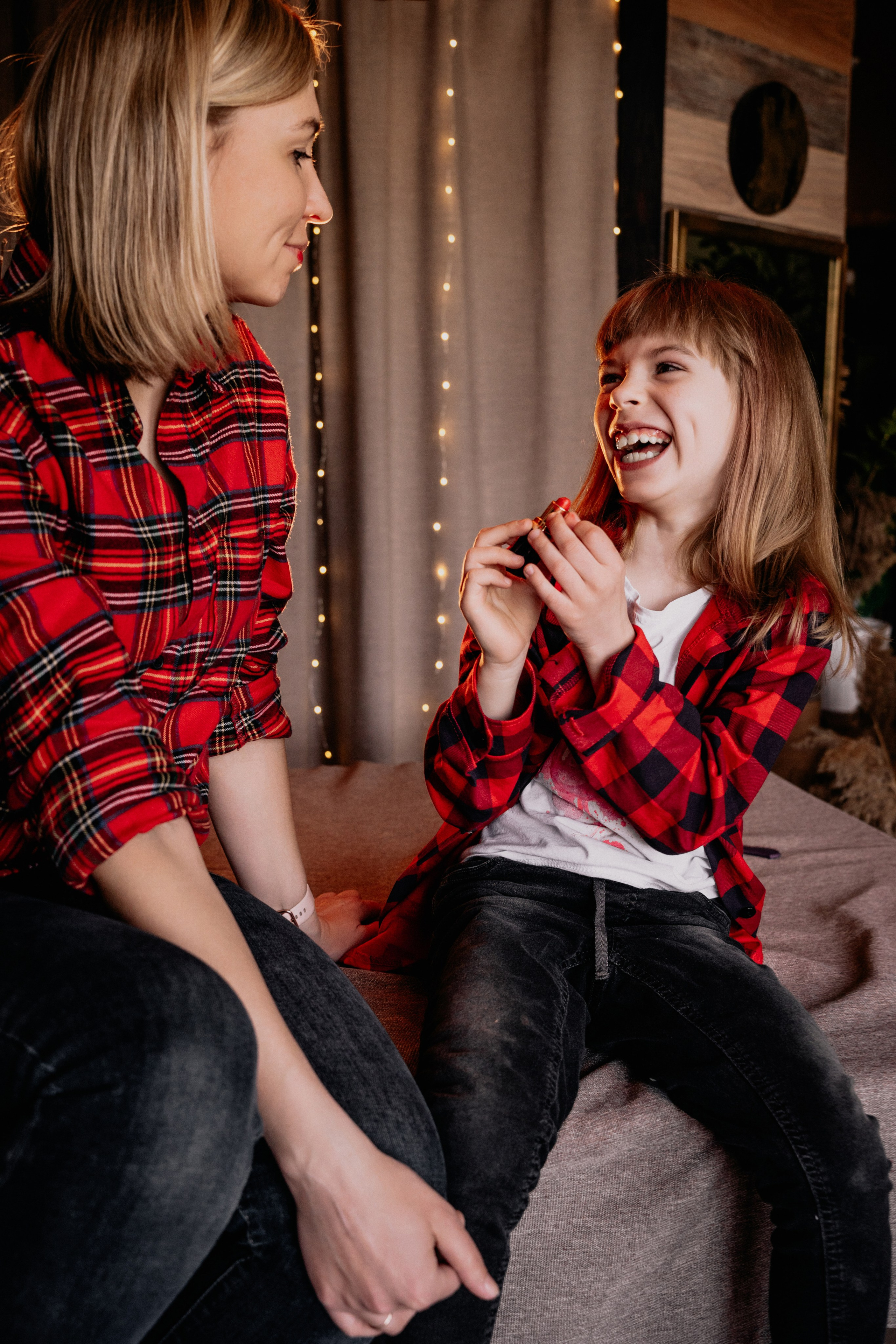 Studio Family Photography with Greenery – Fresh & Elegant. Alisa Tant — Family and newborn photographer Bucks County, Montgomery county, Philadelphia, NJ
