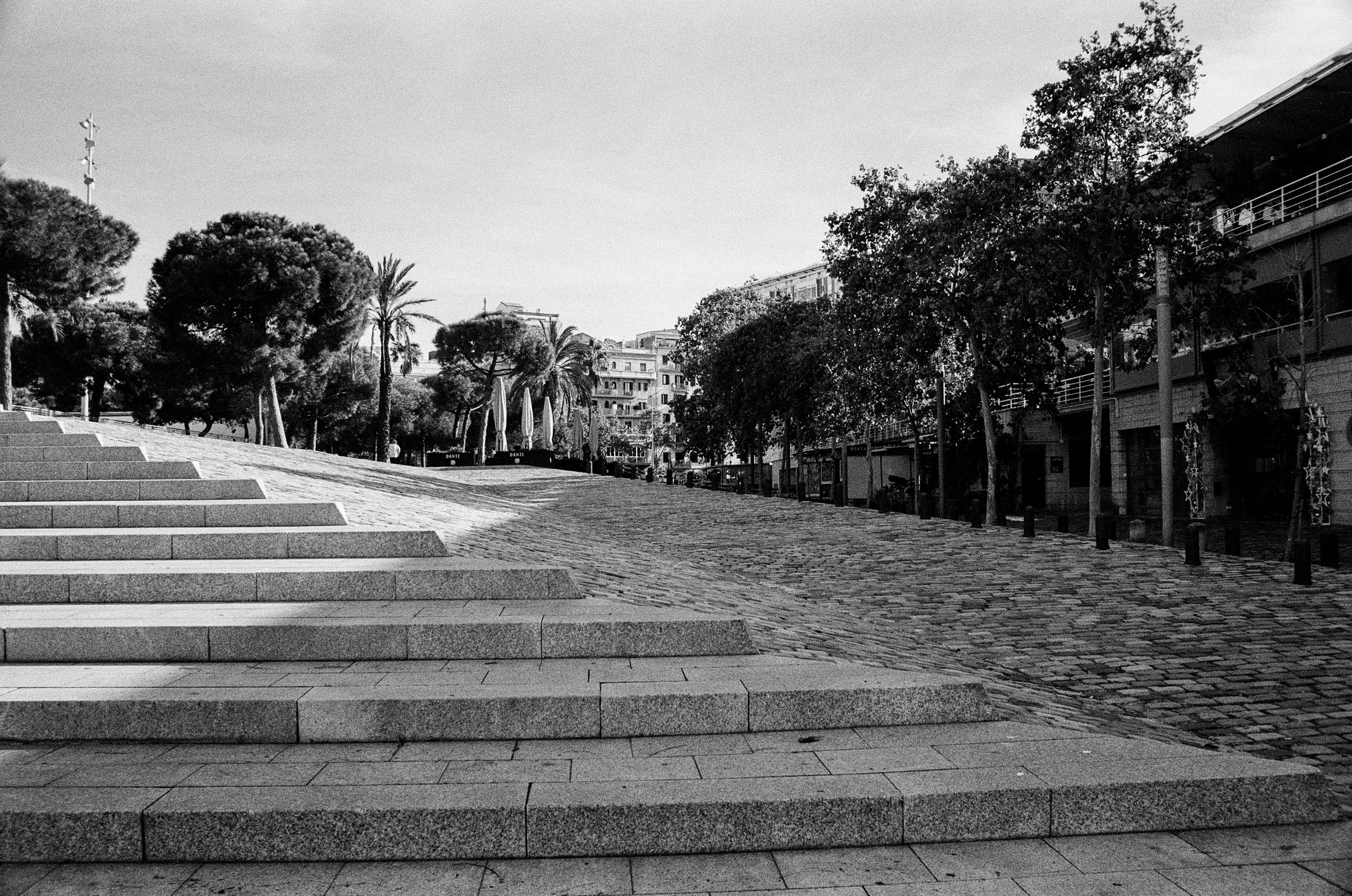 Barcelona — Light, Rhythm and Architecture. Wedding Stories — Professional Wedding Photography & Videography in Germany, Italy, Spain & all across Europe