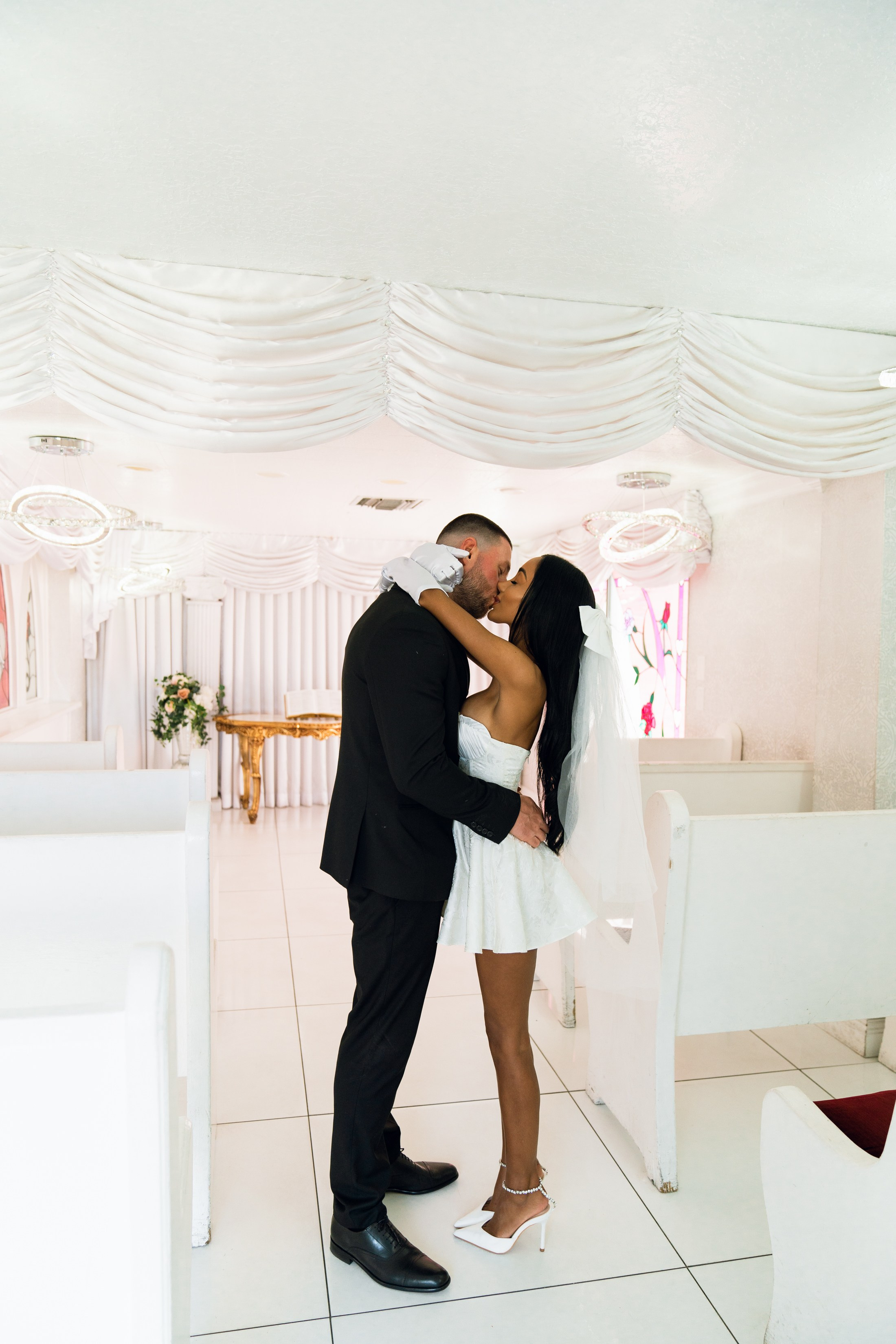 S&C. Wedding & elopement photographer Viktoriya Kravtsov. Las Vegas