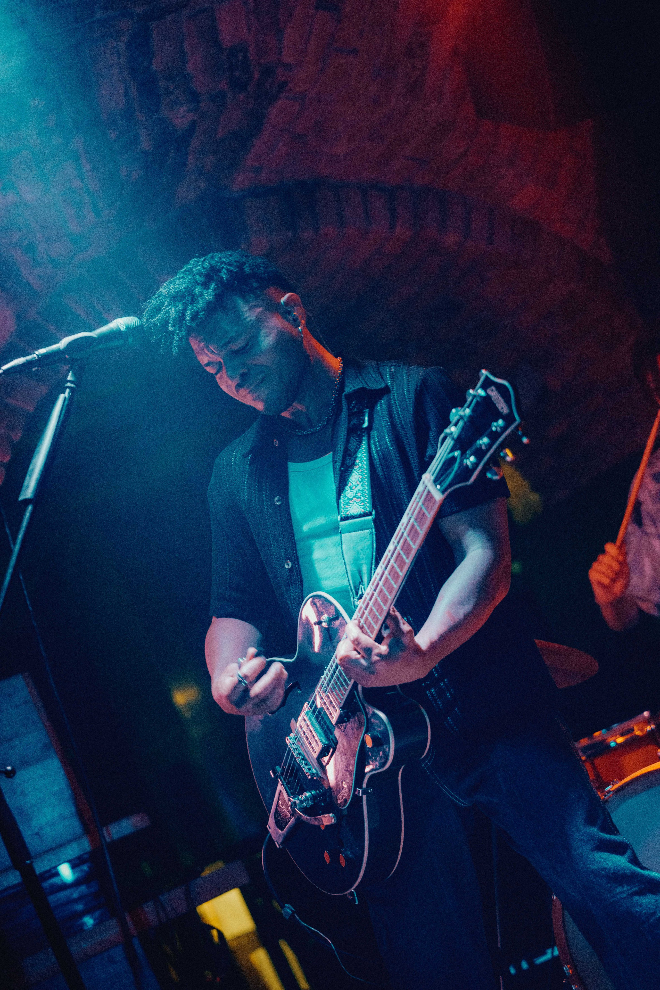 MoonShot. Concert and portrait photographer in Prague