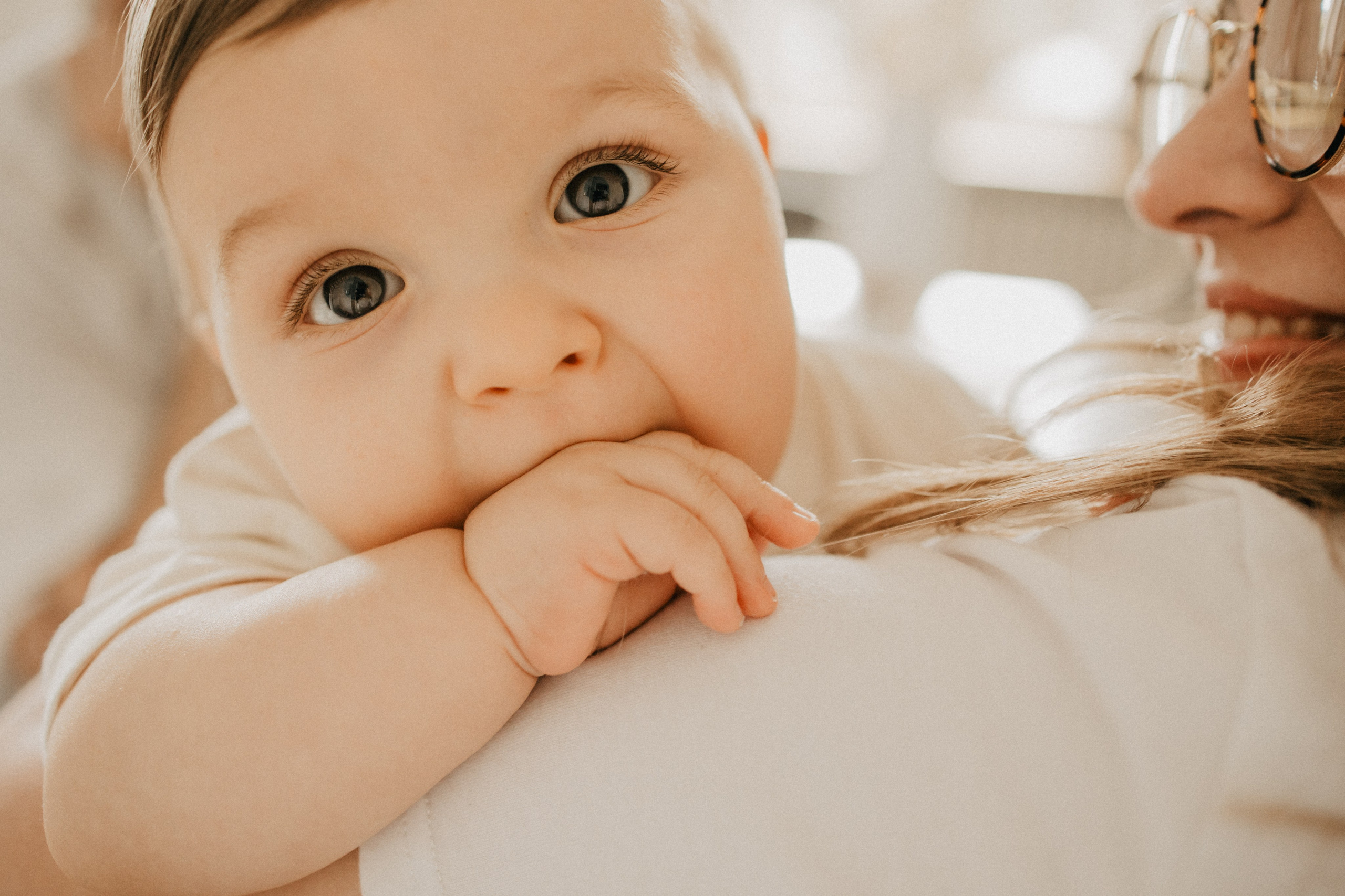 Bébés | 5 – 24 mois. Je suis Olga, votre photographe de famille à Metz et dans toute la France