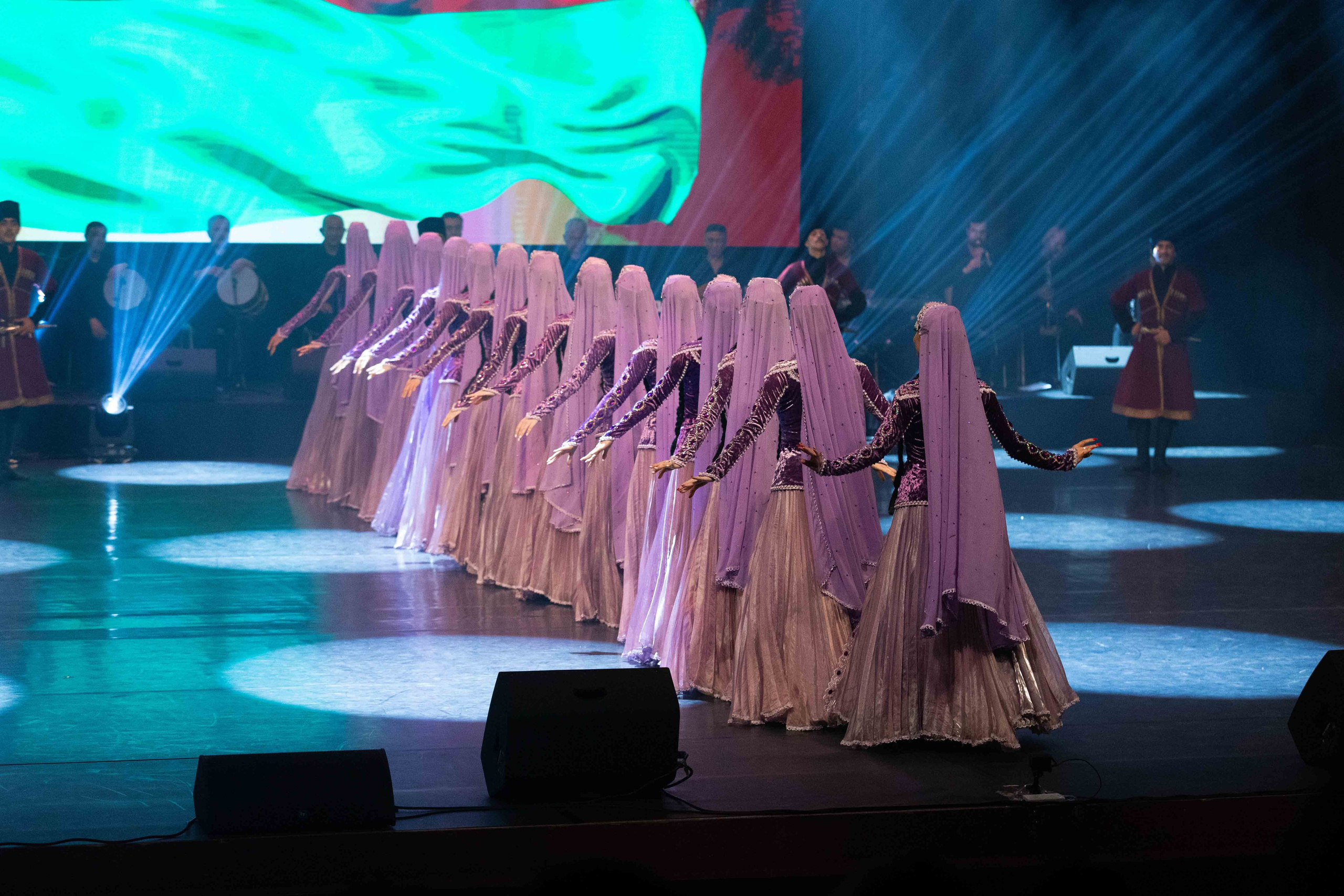 STATE DANCE ENSEMBLE. Wedding&Event photographer Ismail Rzayev in Baku