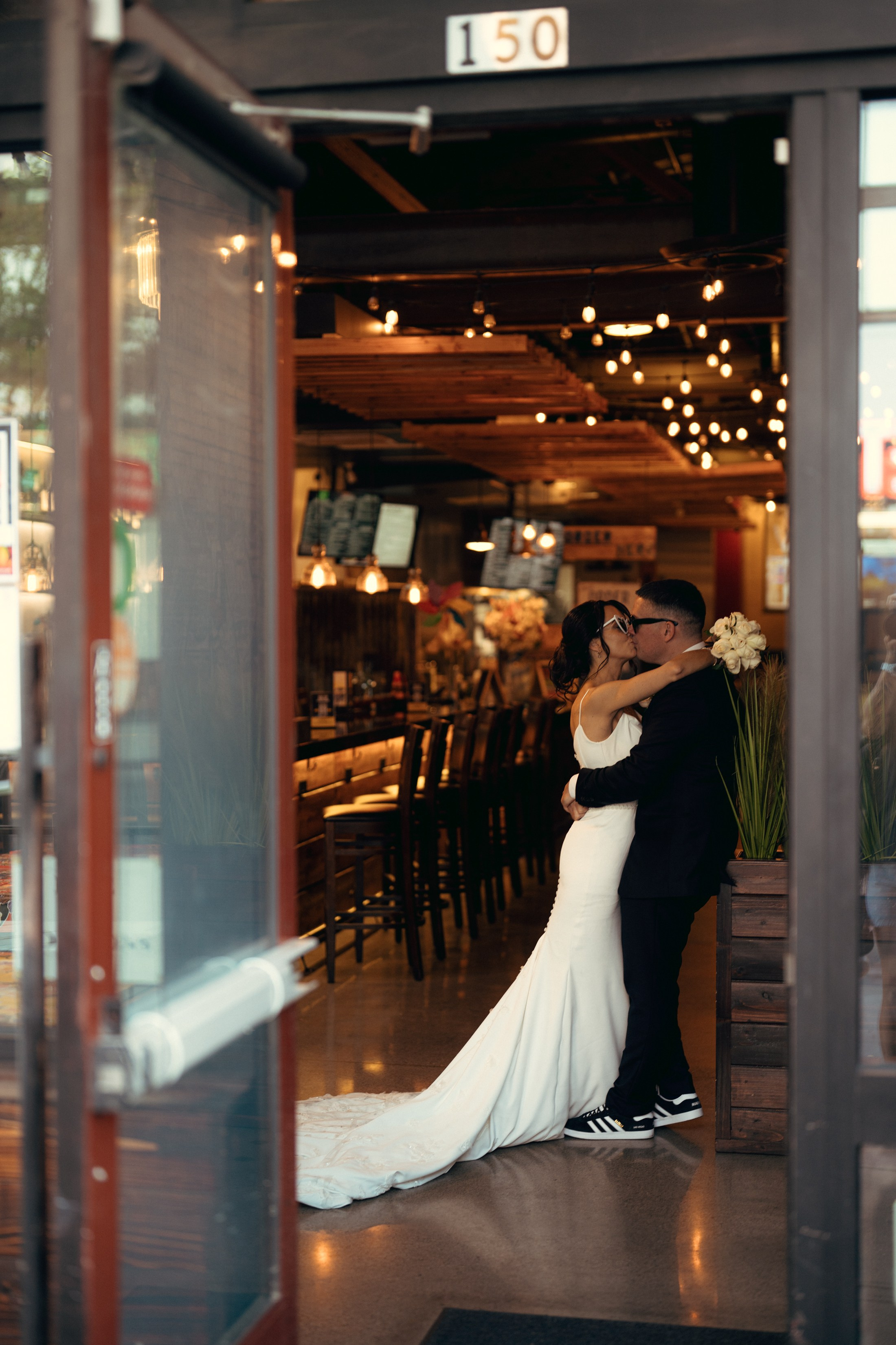 Lara&Dan. Wedding & elopement photographer Viktoriya Kravtsov. Las Vegas