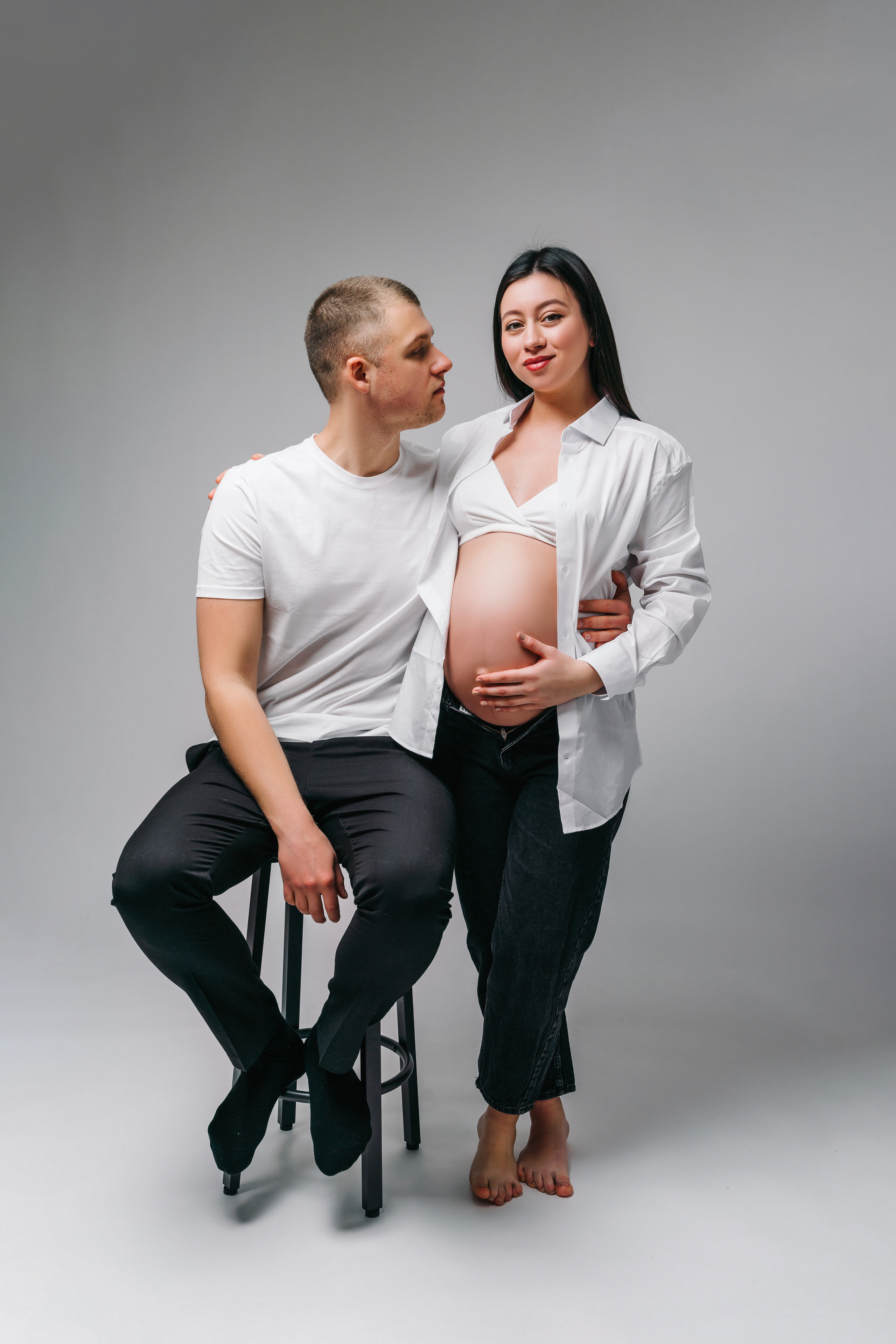 Pregnancy photo shoot in the studio
