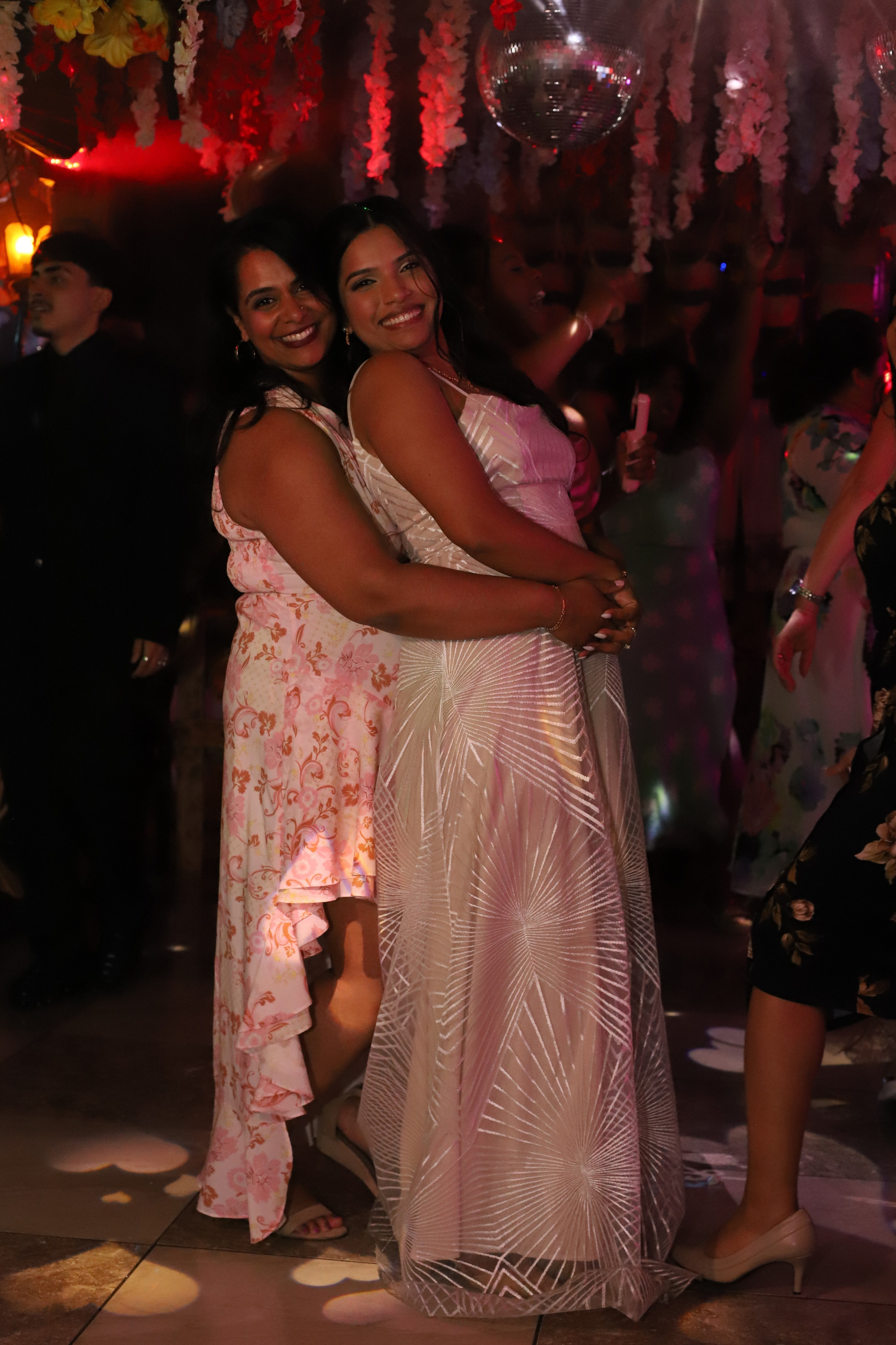 Jany and Ricardo. VALERIIA VIUNOVA individual shooting\love story\event\brand