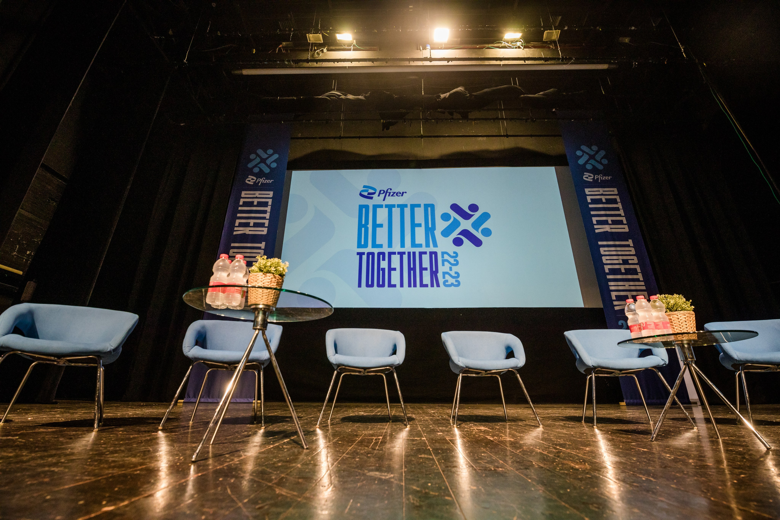 Pfizer. AMIR BUCHNIK PHOTOGRAPHER