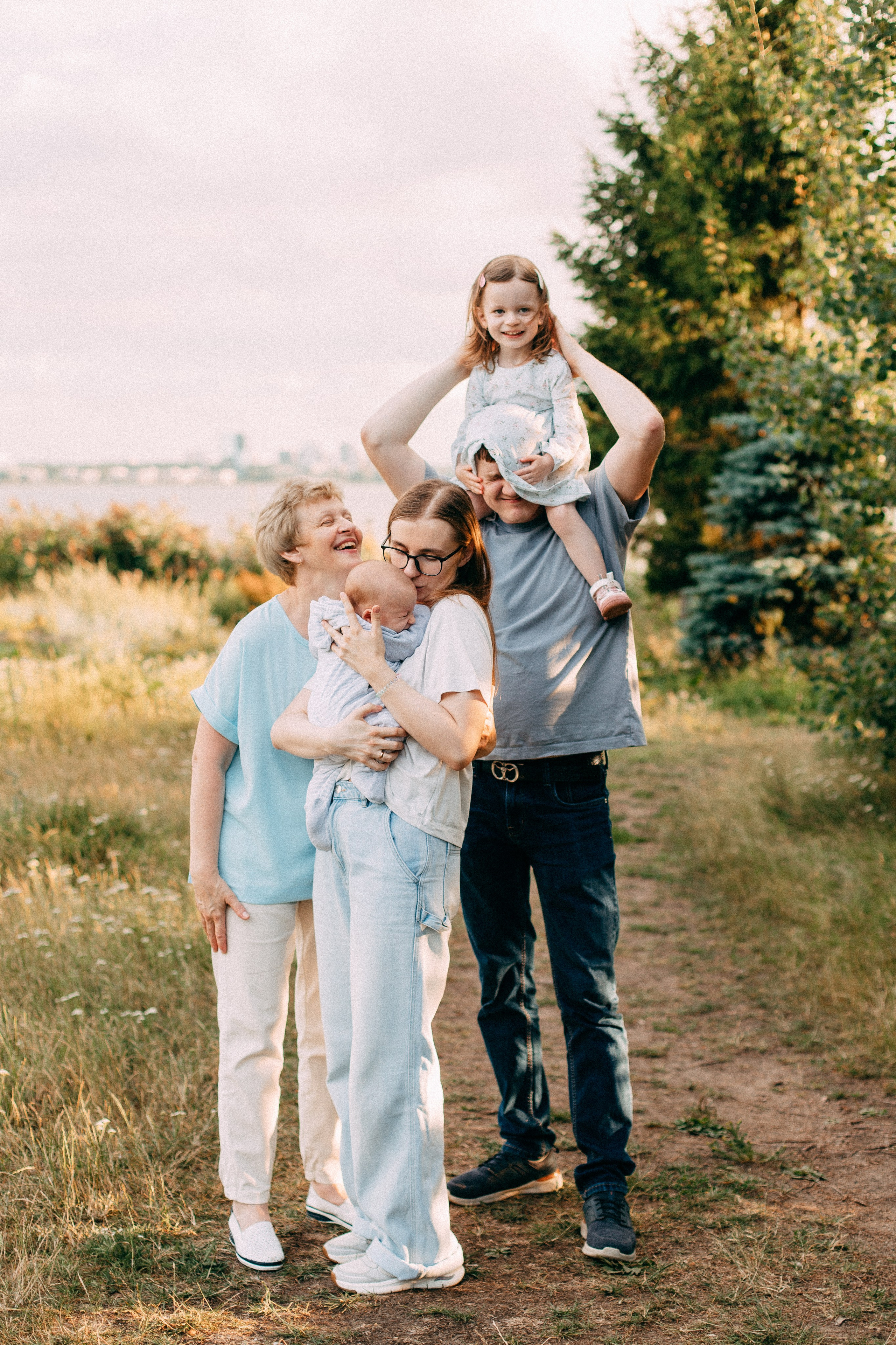 Арина, Сережа, Ника и Артем. Главная