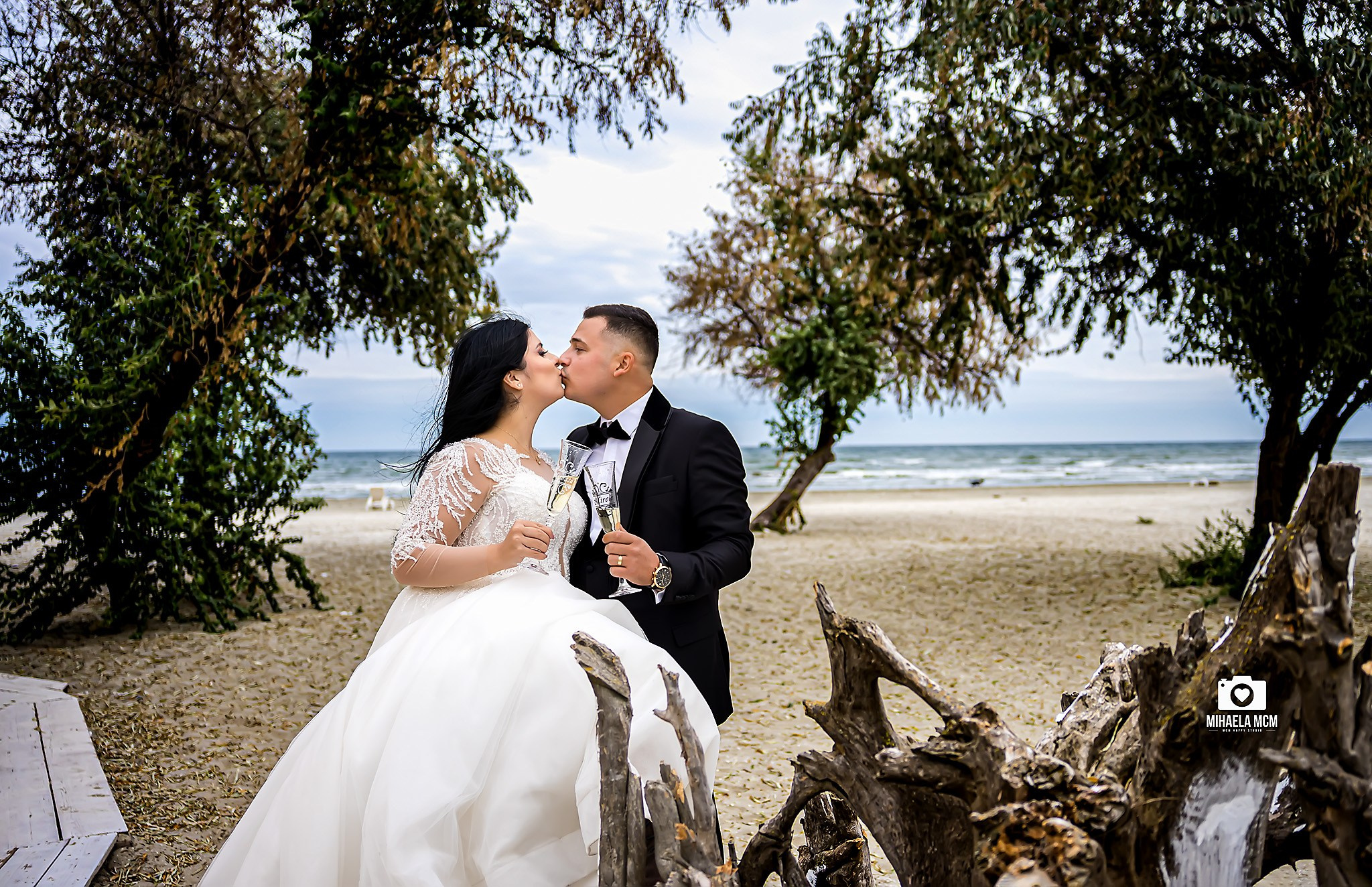 Fotograf nunta Calarasi. Fotograf nunta Constanta. MCM Happy Studio – Fotograf & Videograf Evenimente | Nuntă & Botez