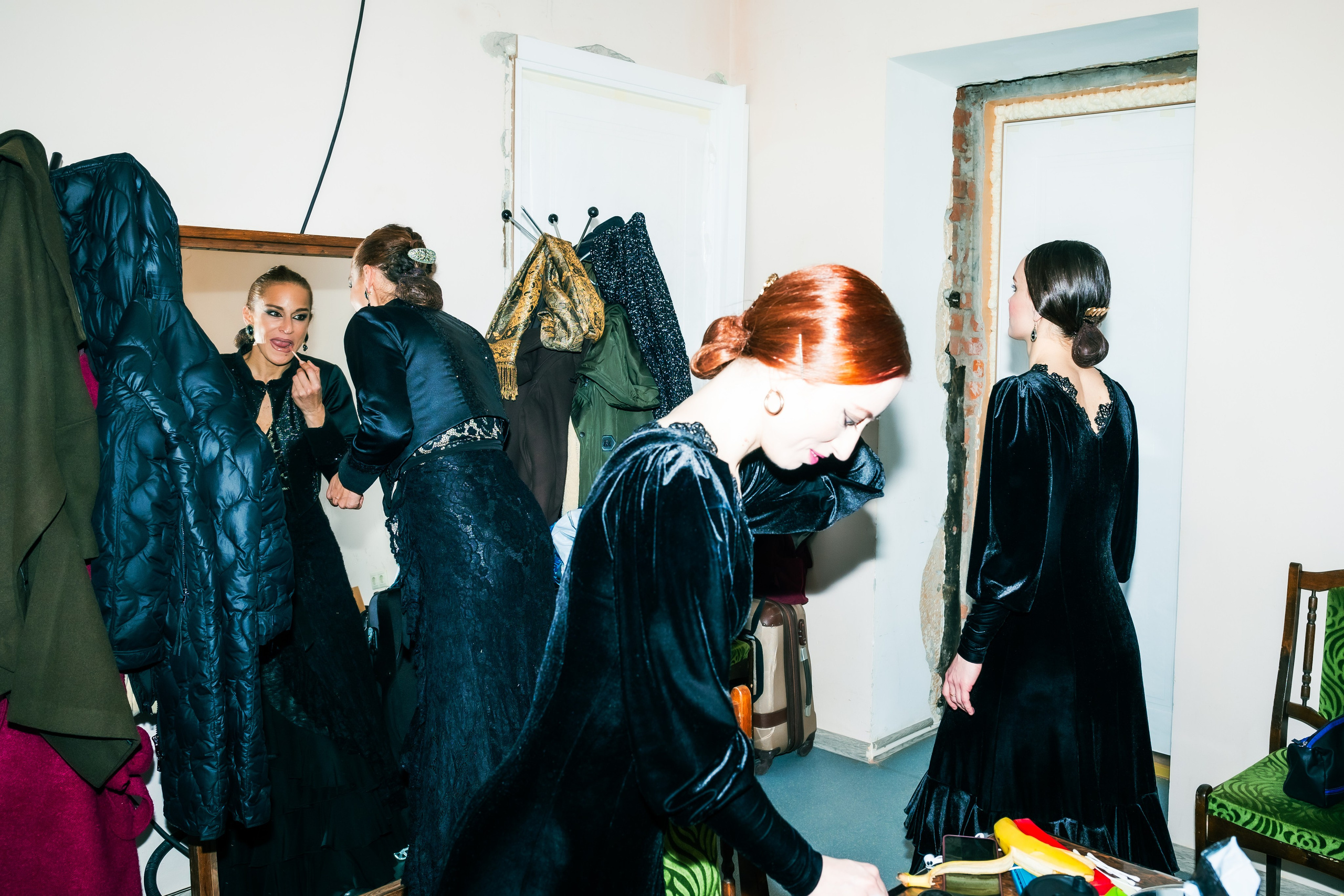 Bailaoras’ Backstage. Ekaterina Tsurkina-Appina Photography Canada