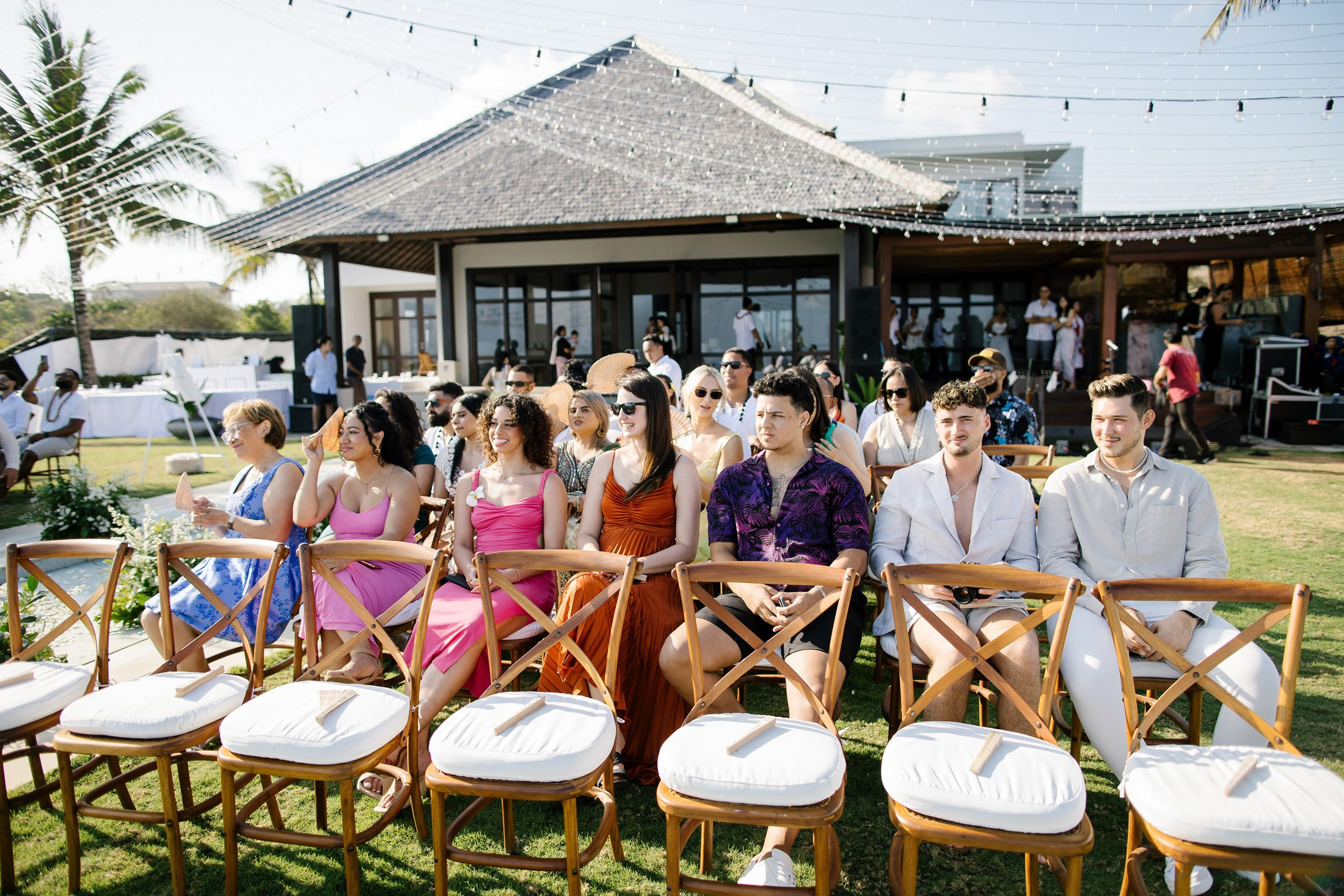 Big funny wedding with guests in paradise Bali island. Get.it.feel — Aesthetic Photography and Videography