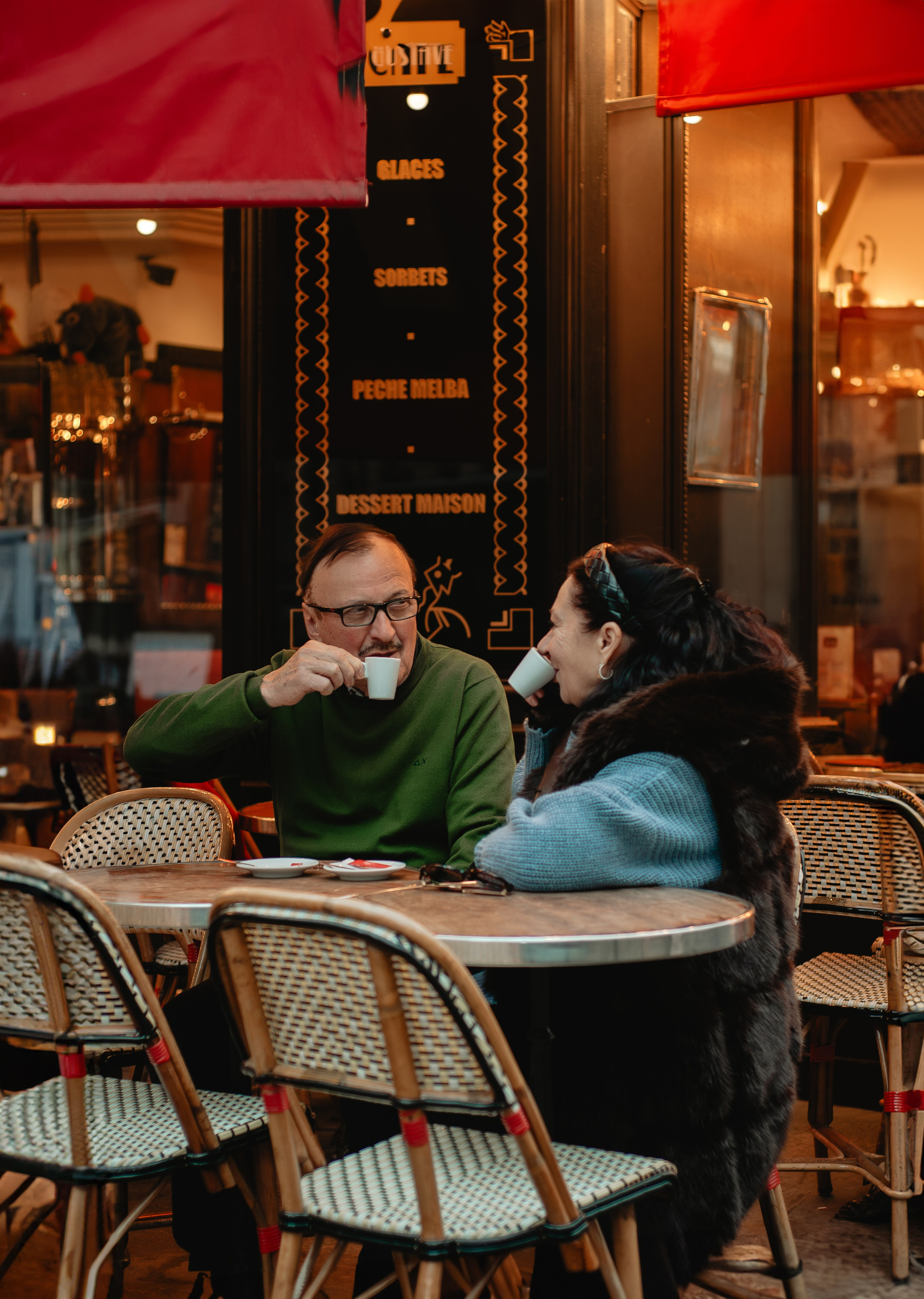 Photoshoot in Paris for the elderly couple. Paris photographer — Polina Osipova
