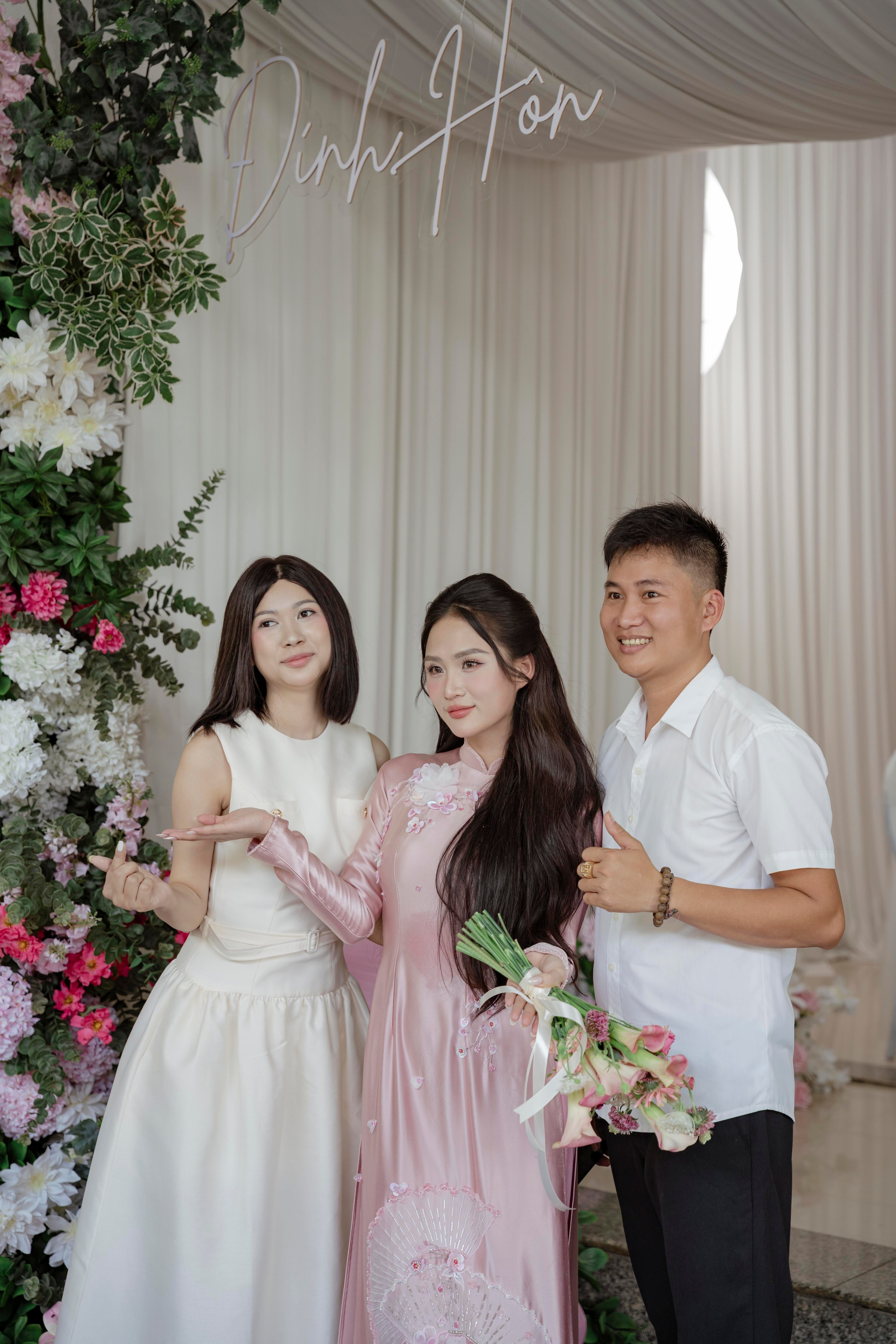 LINH & HUYEN. WEDDING PHOTOGRAPHER IN VIETNAM
