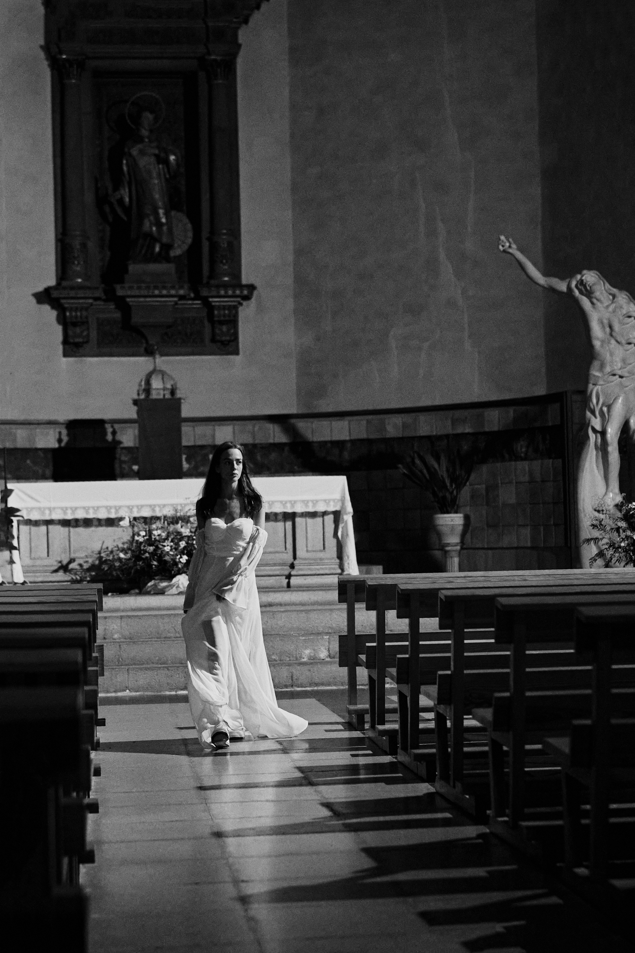 The runaway bride. Photographer in Barcelona Spain Zhanna Zakharchenko