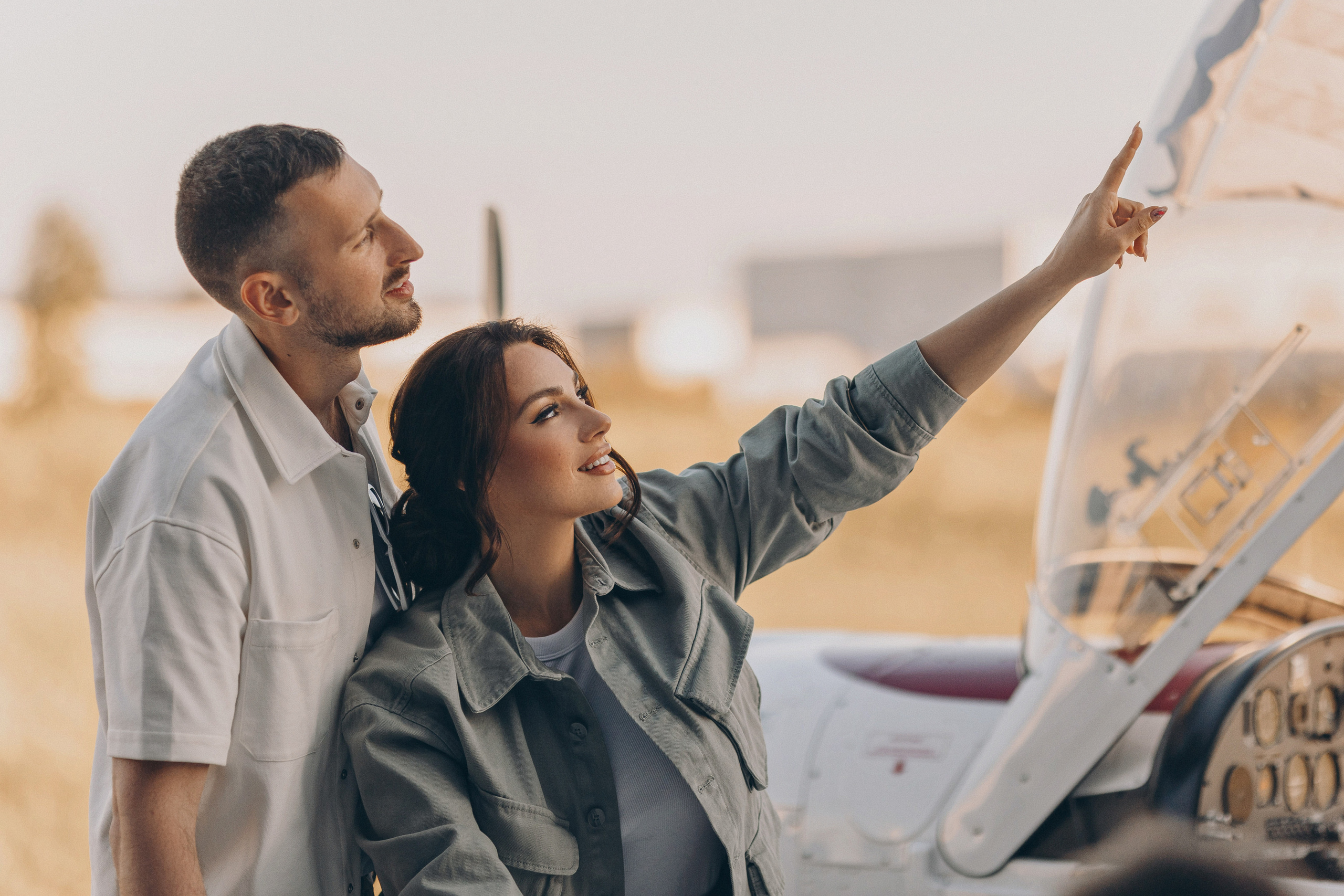 Фотосессия Love Story с самолетом в Таллинне. Фотограф в Таллинне — портретные, семейные и детские фотосессии