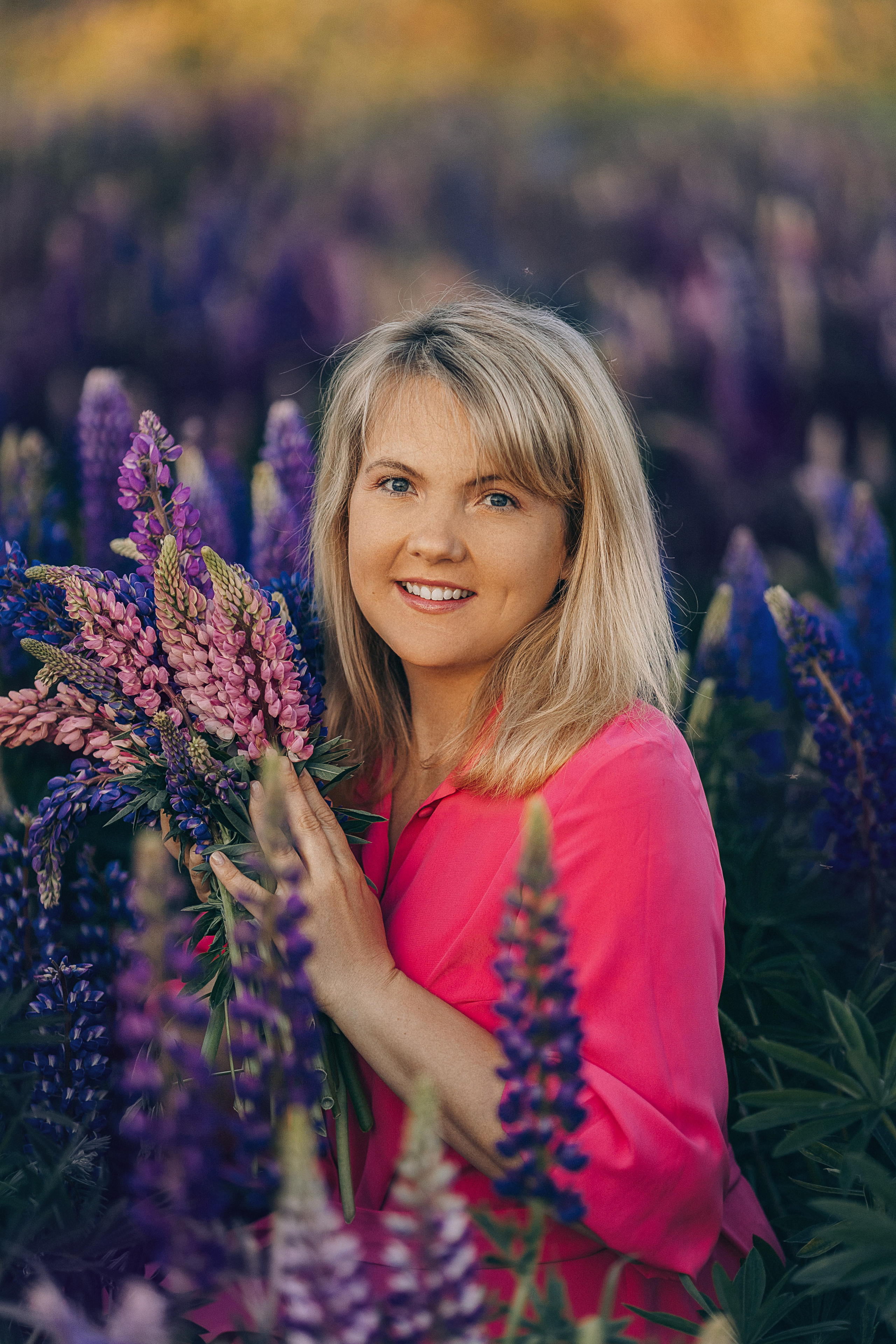 Фотосессии в цветущих люпиновых полях в Таллинне. Фотограф в Таллинне — портретные, семейные и детские фотосессии