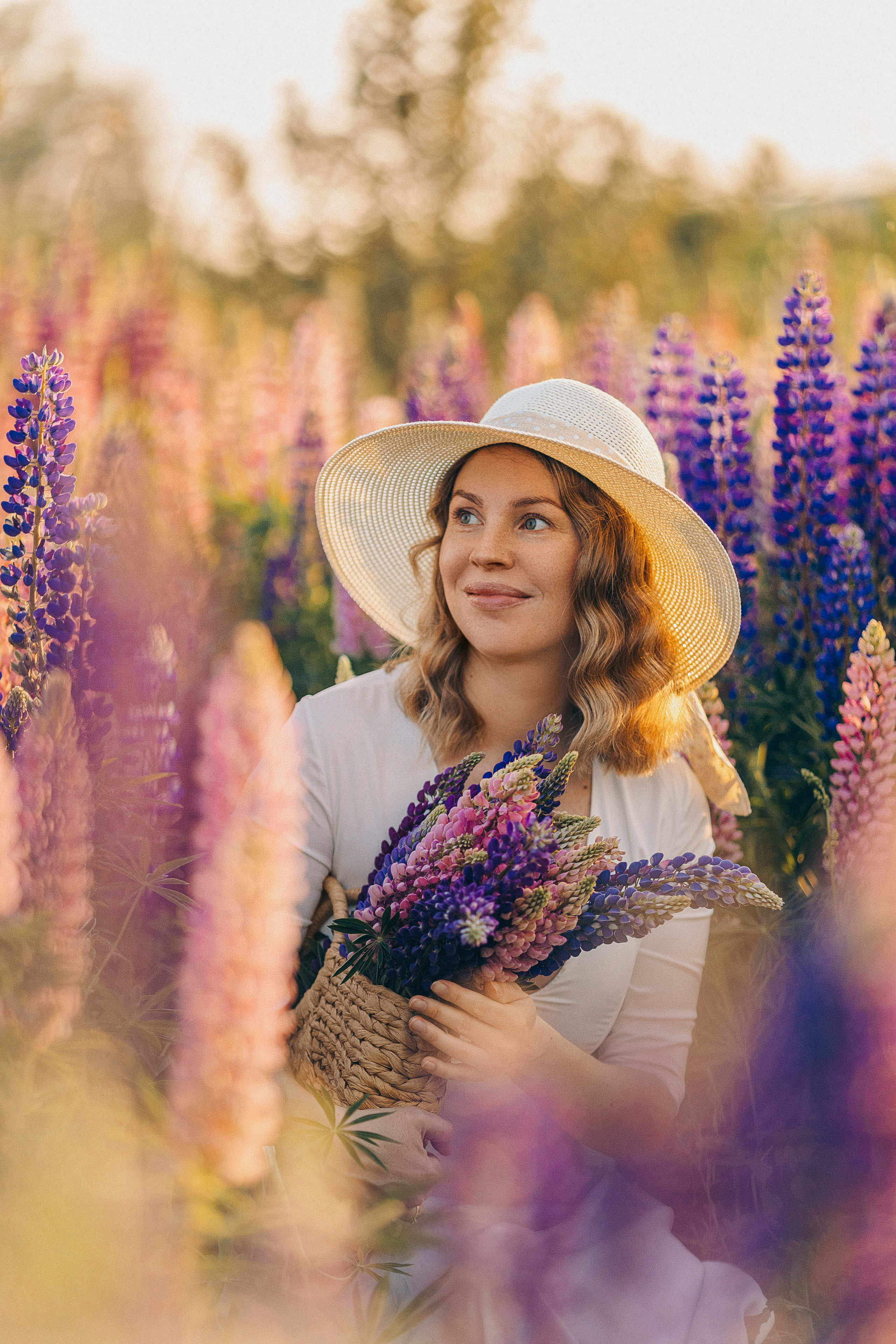 Фотосессии в цветущих люпиновых полях в Таллинне. Фотограф в Таллинне — портретные, семейные и детские фотосессии