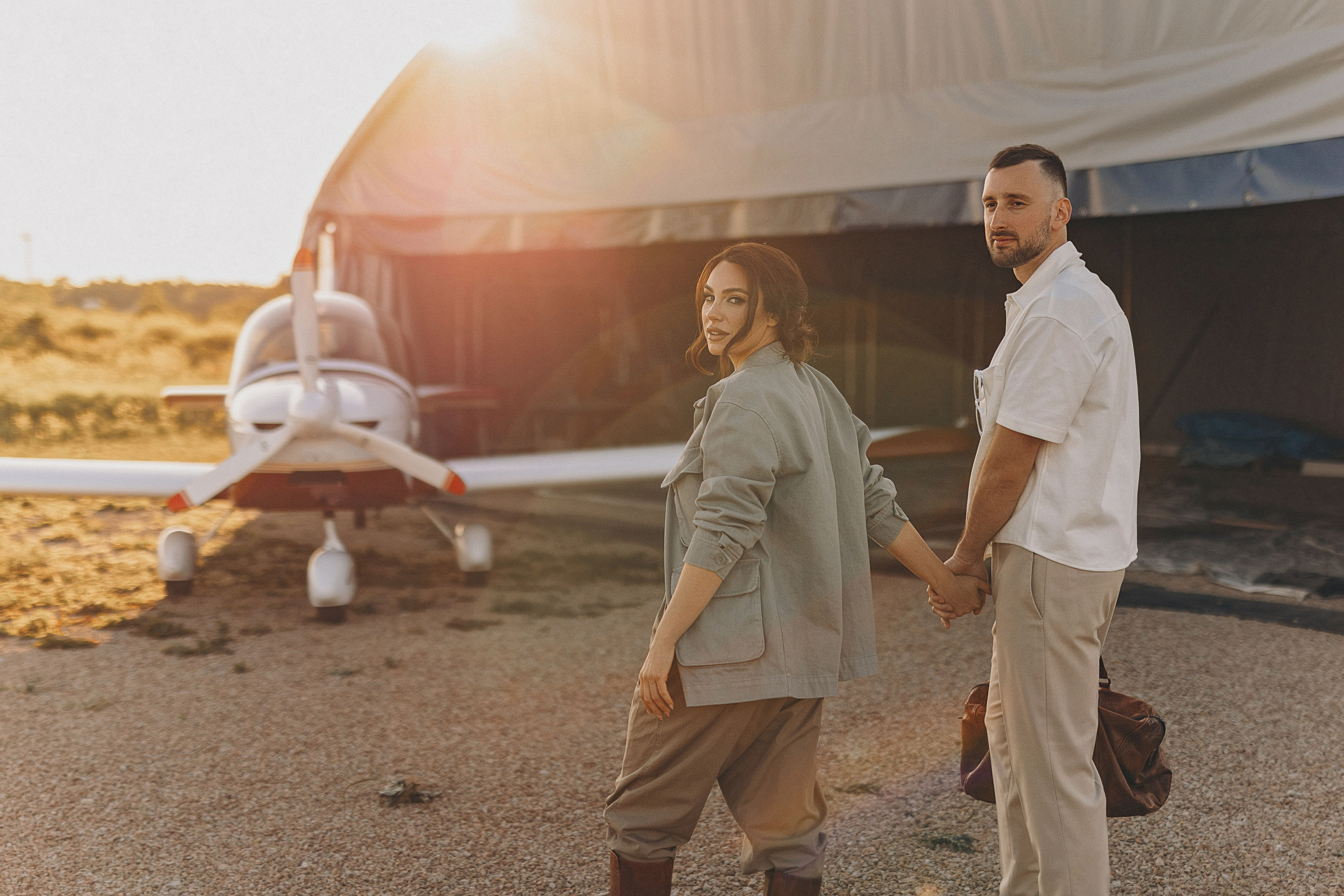 Фотосессия Love Story с самолетом в Таллинне. Фотограф в Таллинне — портретные, семейные и детские фотосессии