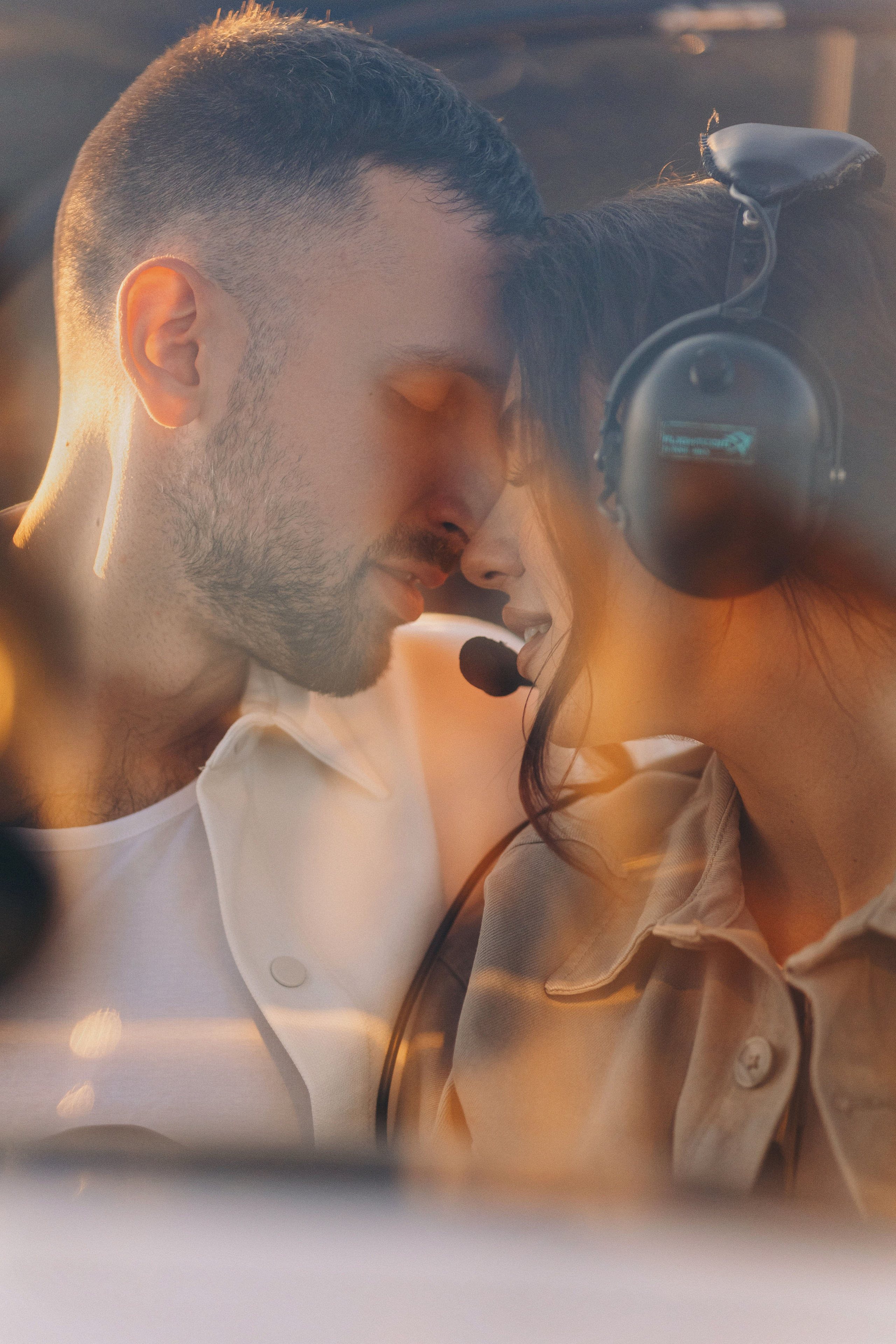 Фотосессия Love Story с самолетом в Таллинне. Фотограф в Таллинне — портретные, семейные и детские фотосессии