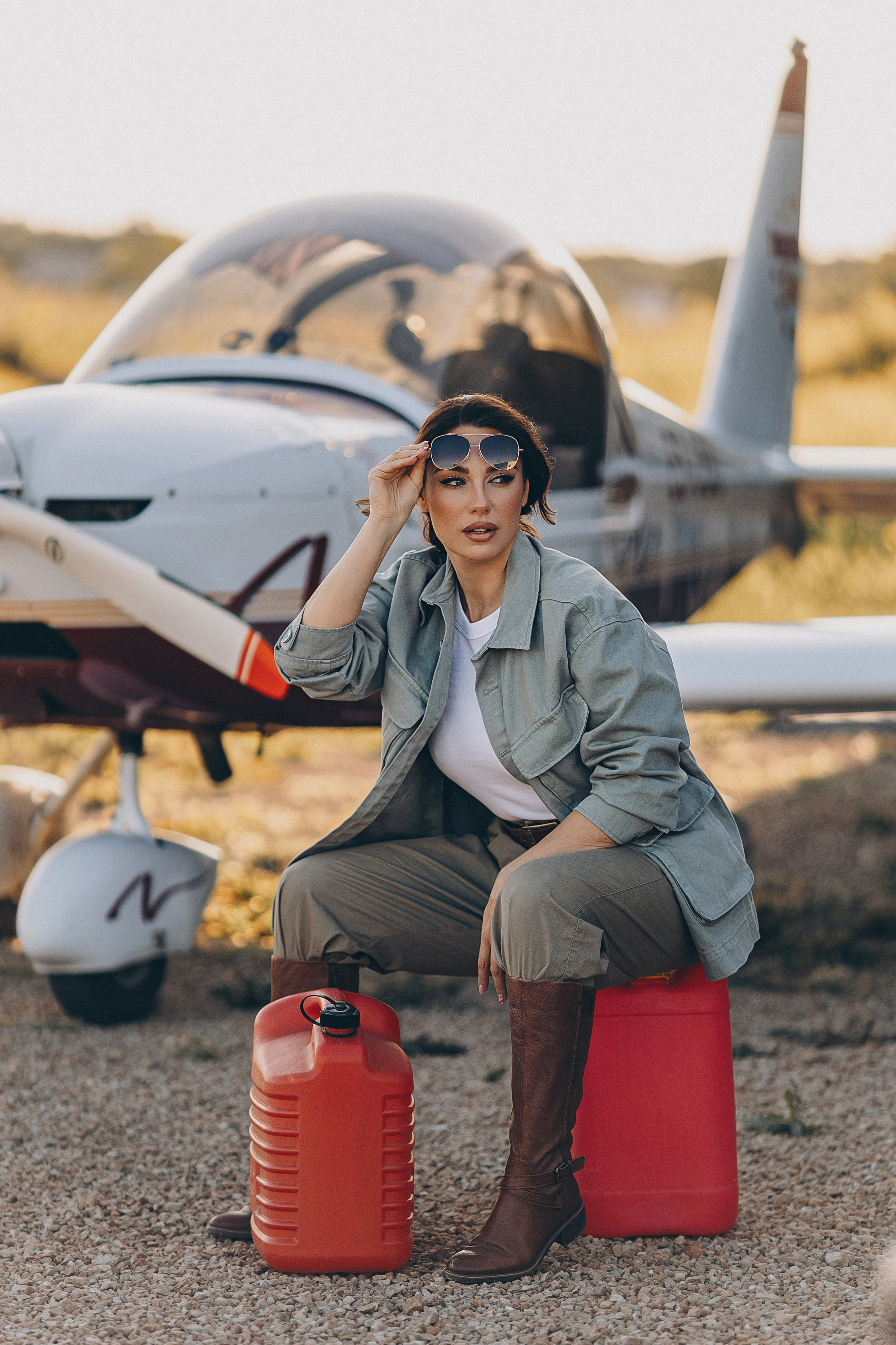 Фотосессия Love Story с самолетом в Таллинне. Фотограф в Таллинне — портретные, семейные и детские фотосессии