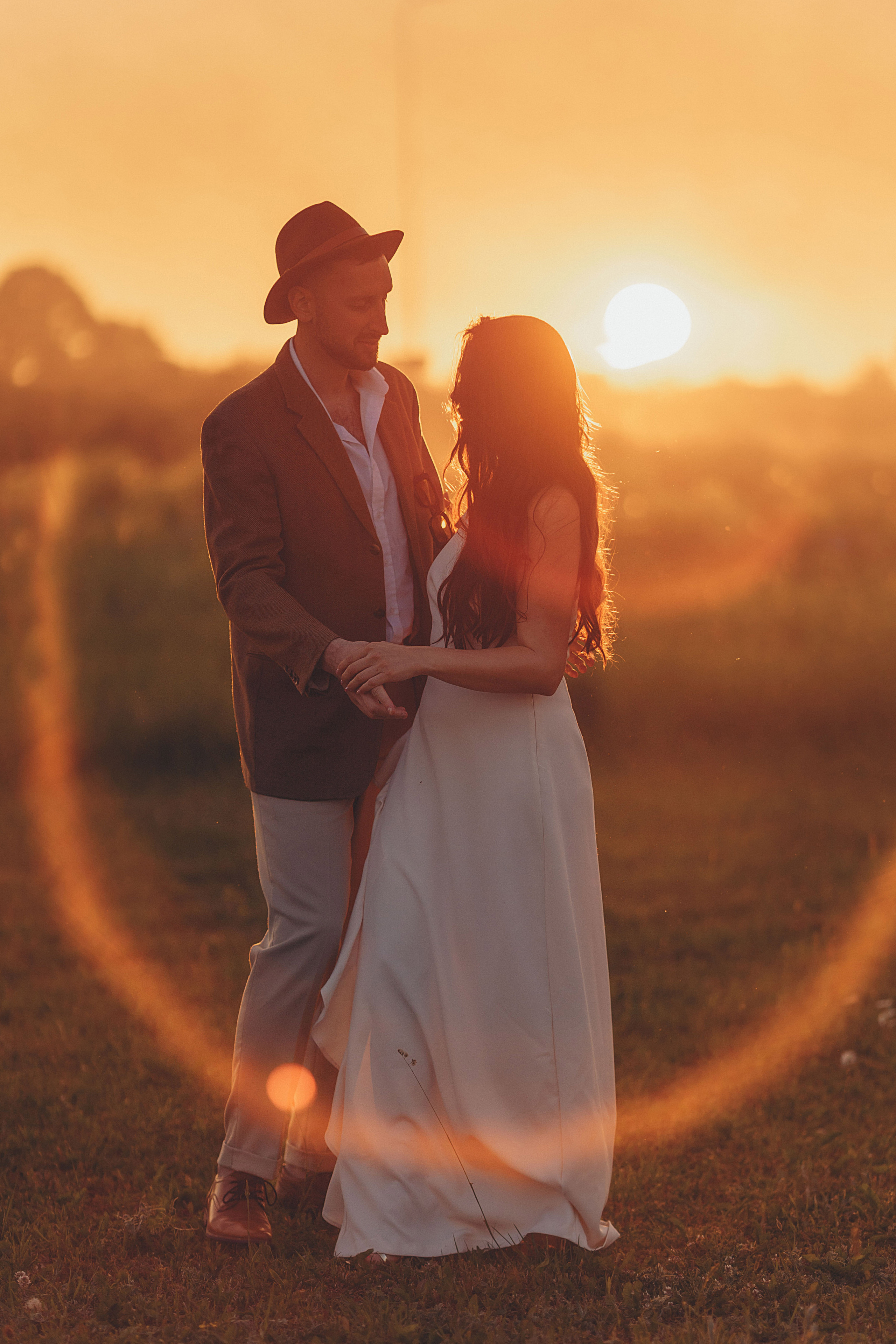 Фотосессия Love Story с самолетом в Таллинне. Фотограф в Таллинне — портретные, семейные и детские фотосессии