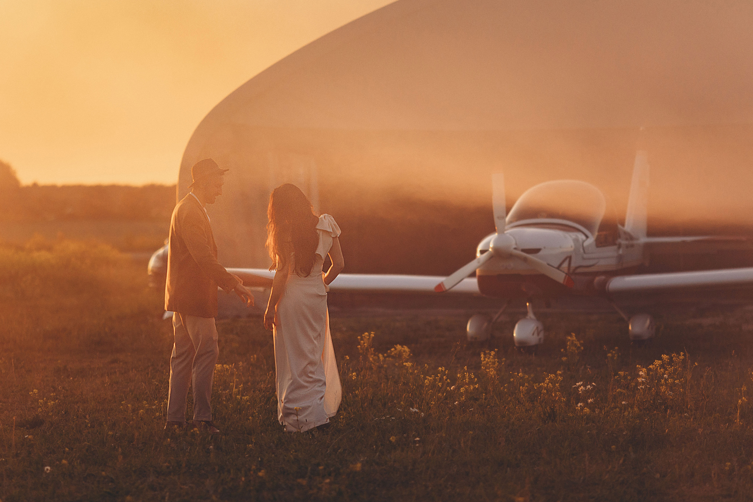 Фотосессия Love Story с самолетом в Таллинне. Фотограф в Таллинне — портретные, семейные и детские фотосессии