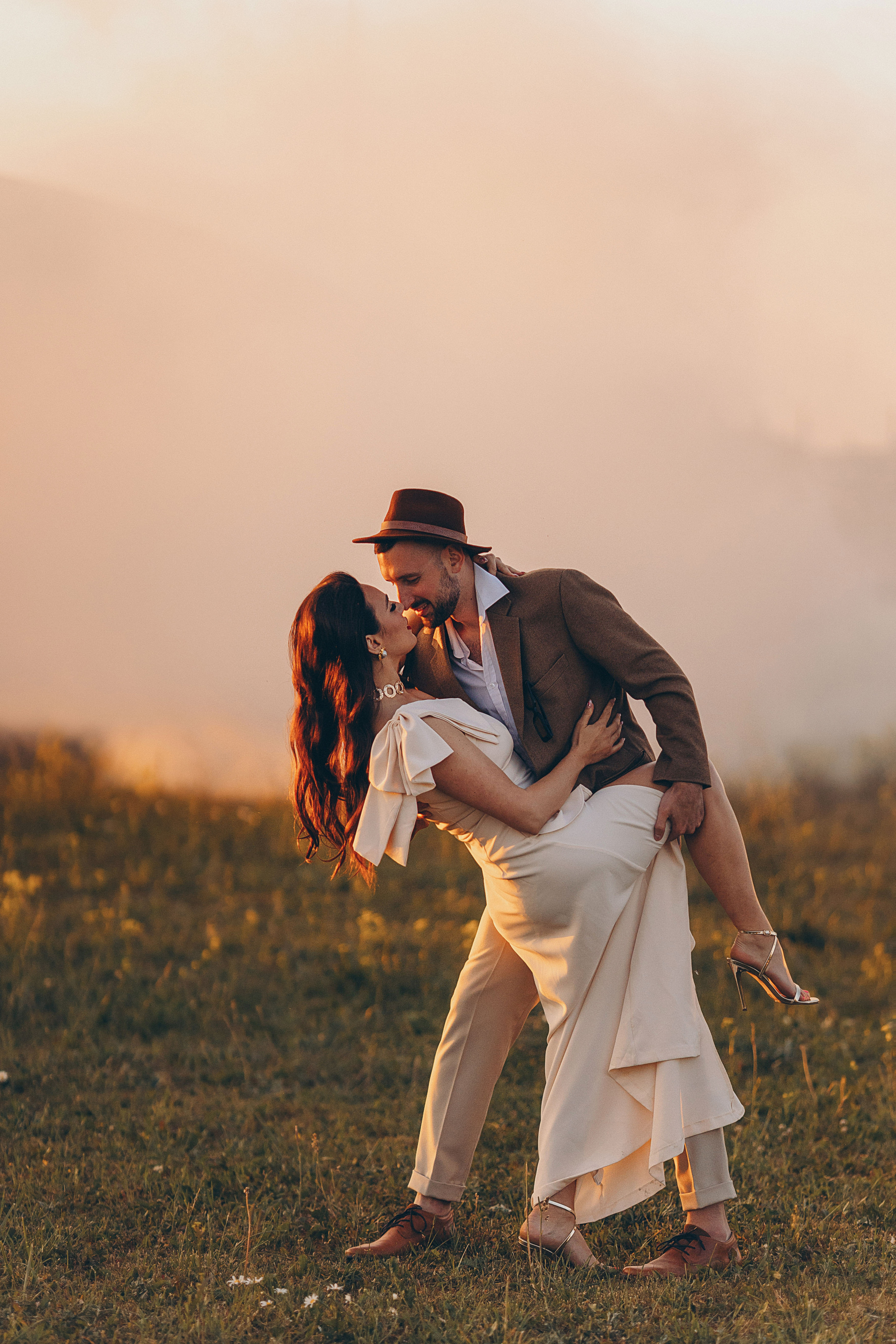 Фотосессия Love Story с самолетом в Таллинне. Фотограф в Таллинне — портретные, семейные и детские фотосессии