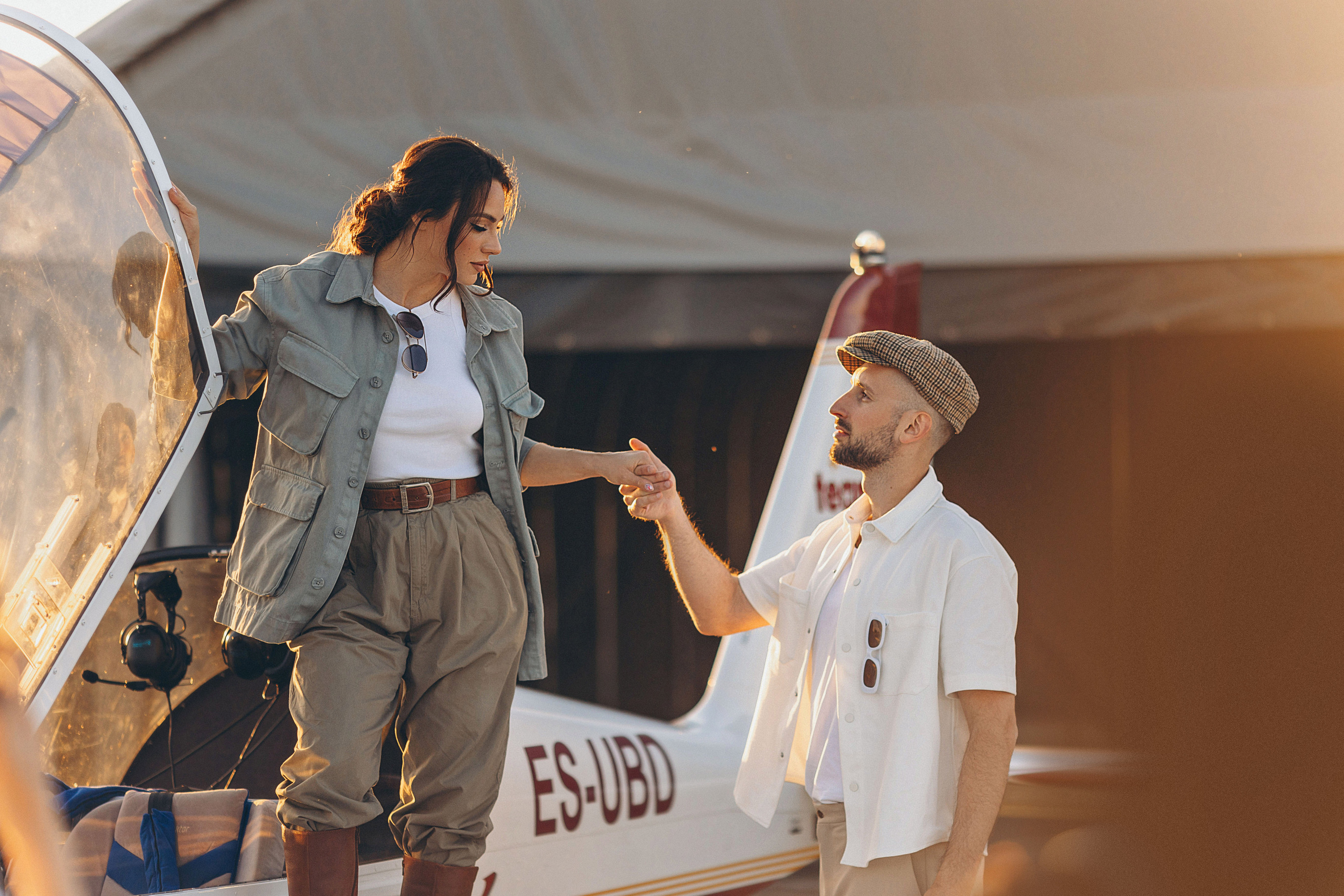 Фотосессия Love Story с самолетом в Таллинне. Фотограф в Таллинне — портретные, семейные и детские фотосессии