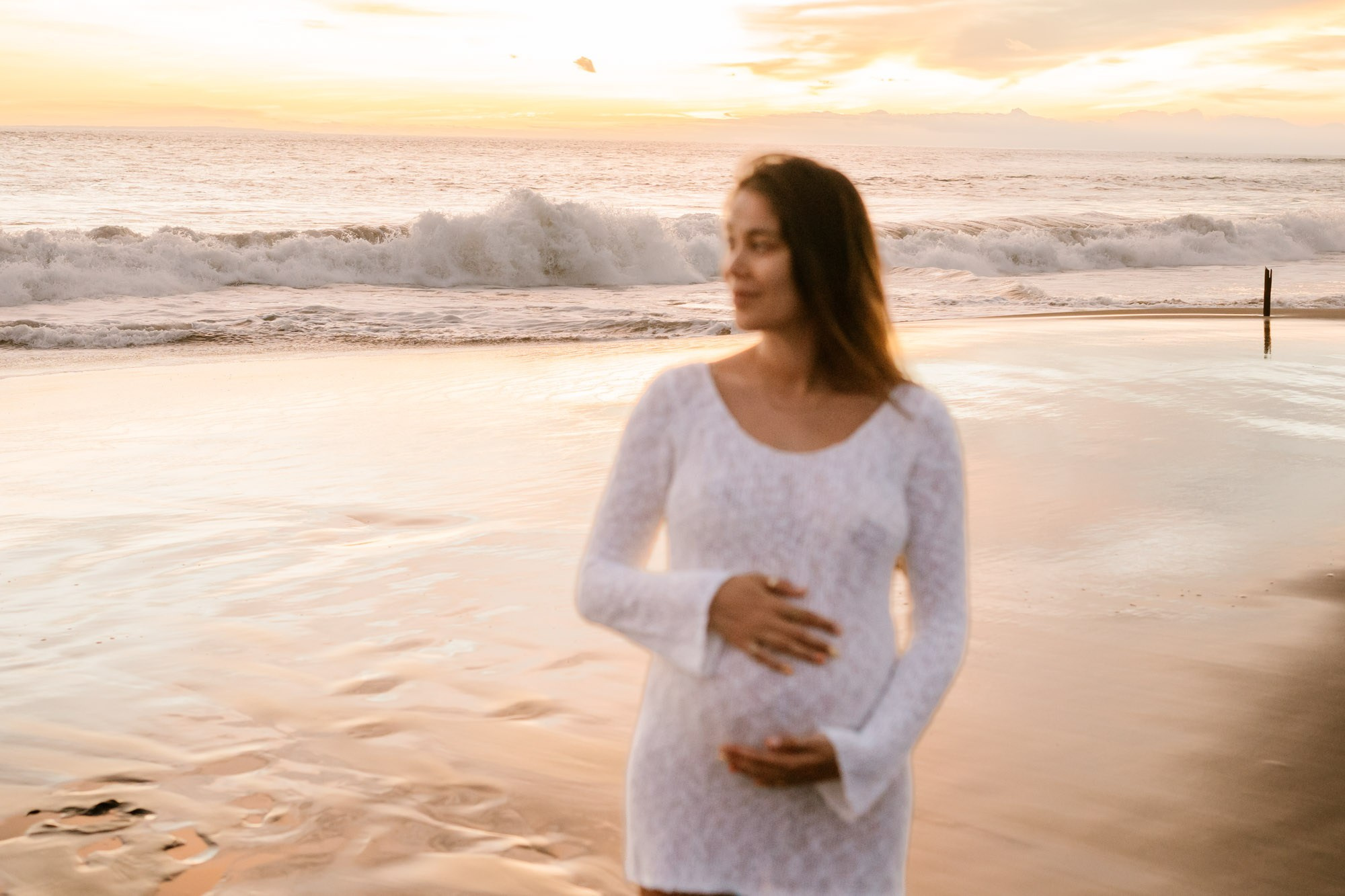 LARISSA & SJUUL MATERNITY. Female Photographer in Bali