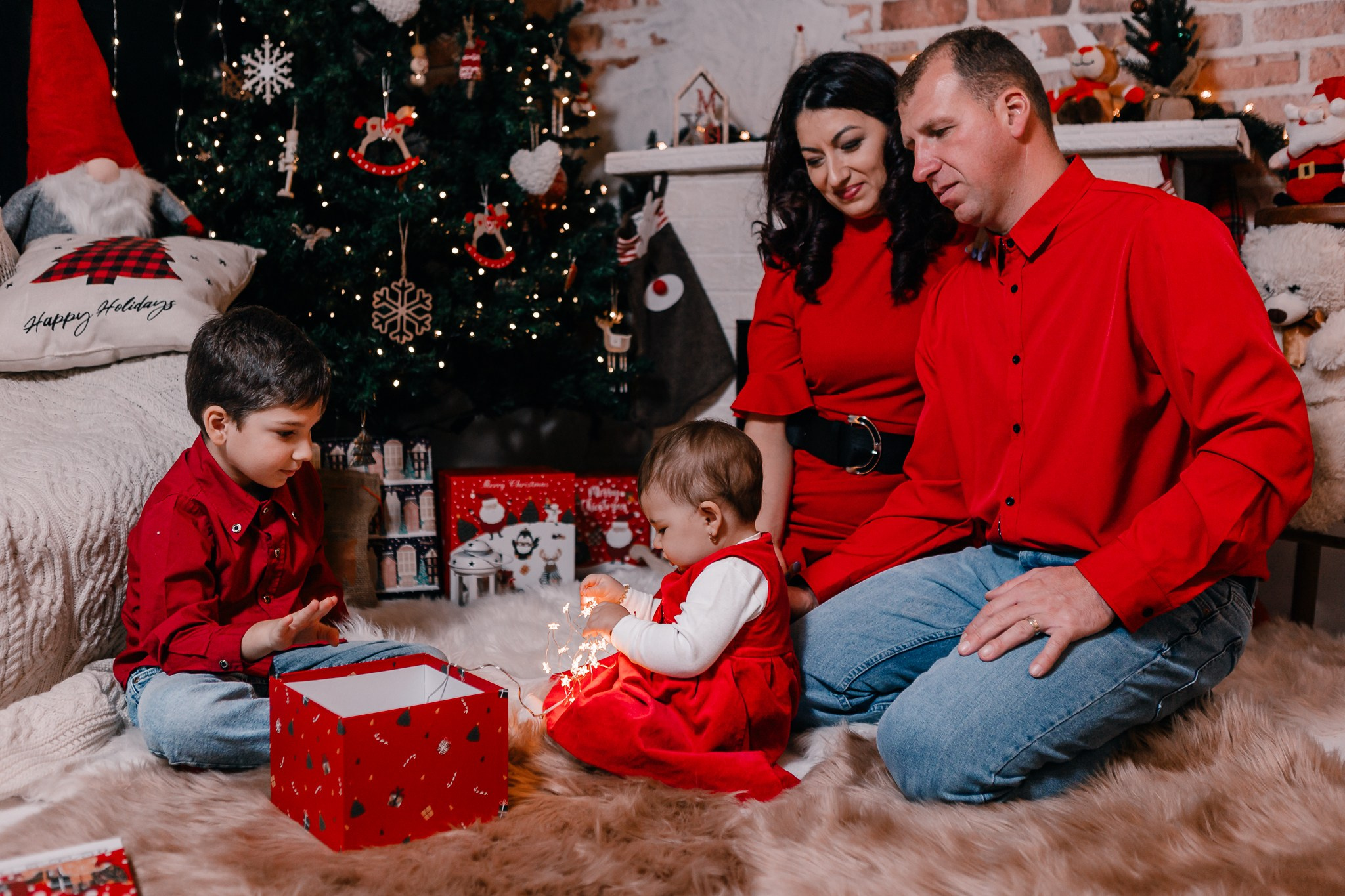 Happy. FotoACTIV.ro - Imaginea ta contează