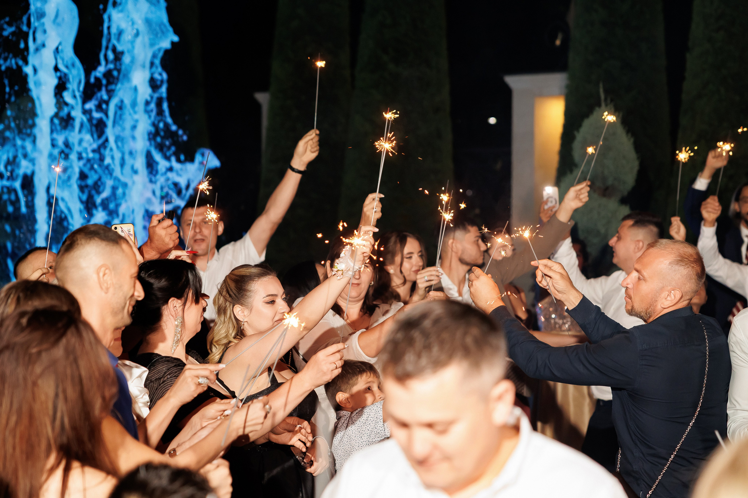 Eugen & Livia — Grand Elysee — Wedding Day. Servicii Foto și Video 067188353