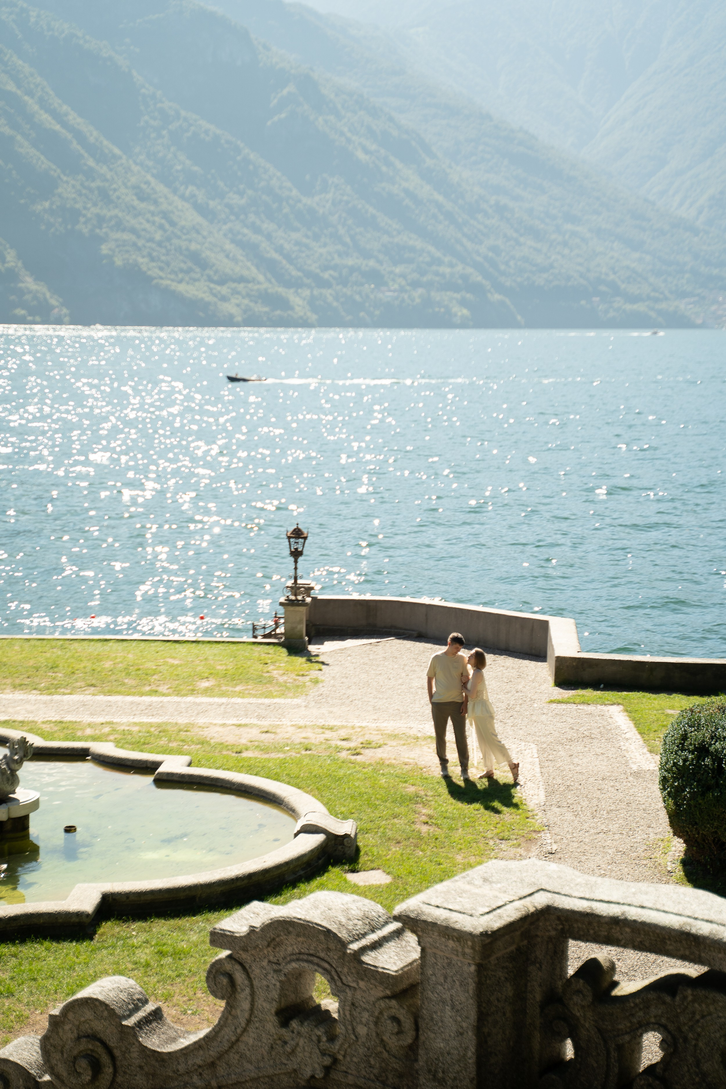 Love Story in Lake Como. Proposal Photographer in Lake Como