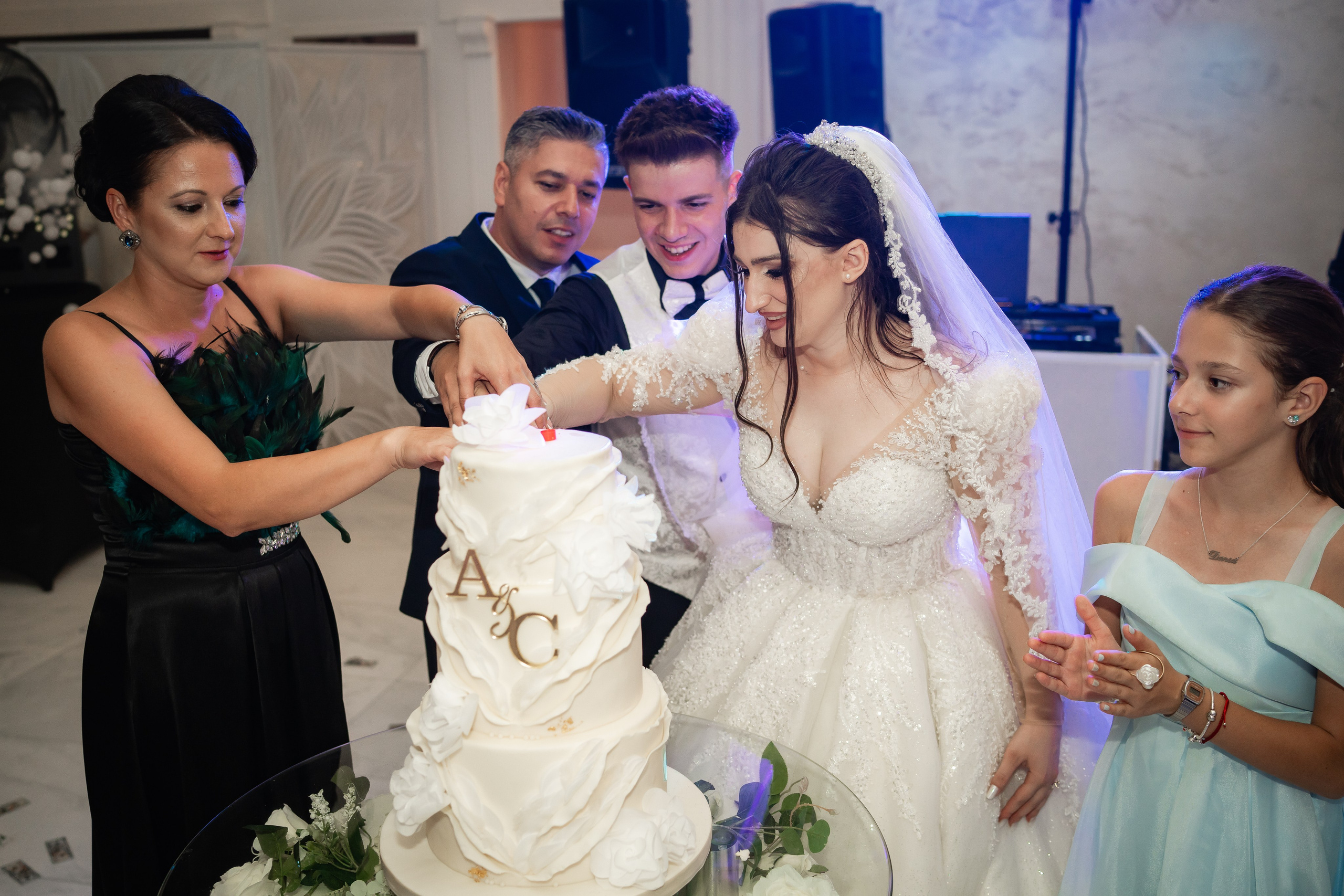 Nunta in mijloc de vara - Anne Marie & Cristian. Fotografi de nunta in Bucuresti, Iulia si Stefan Ovidiu
