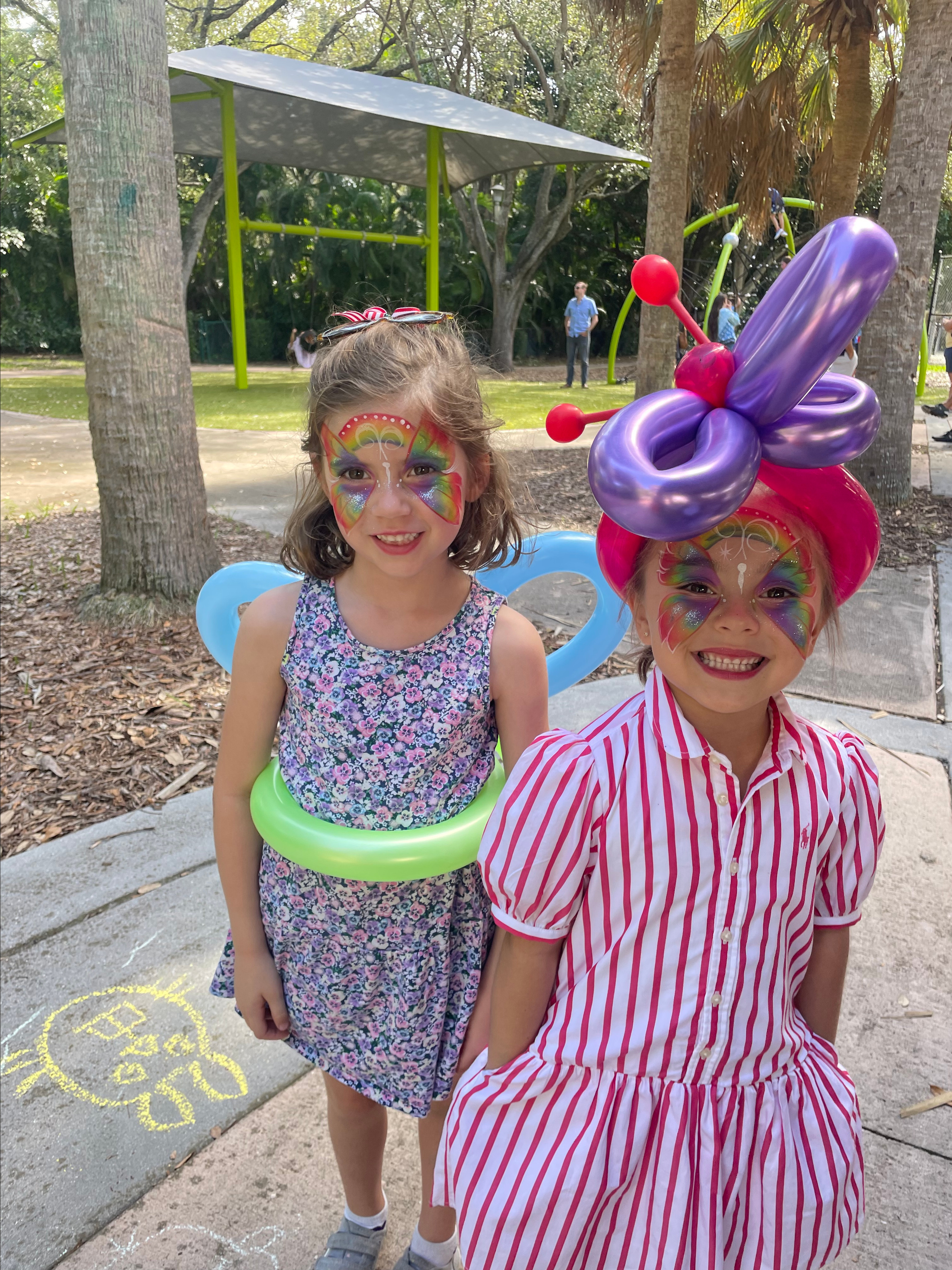 Combo Face Painting + Balloon Twisting. Color Boom