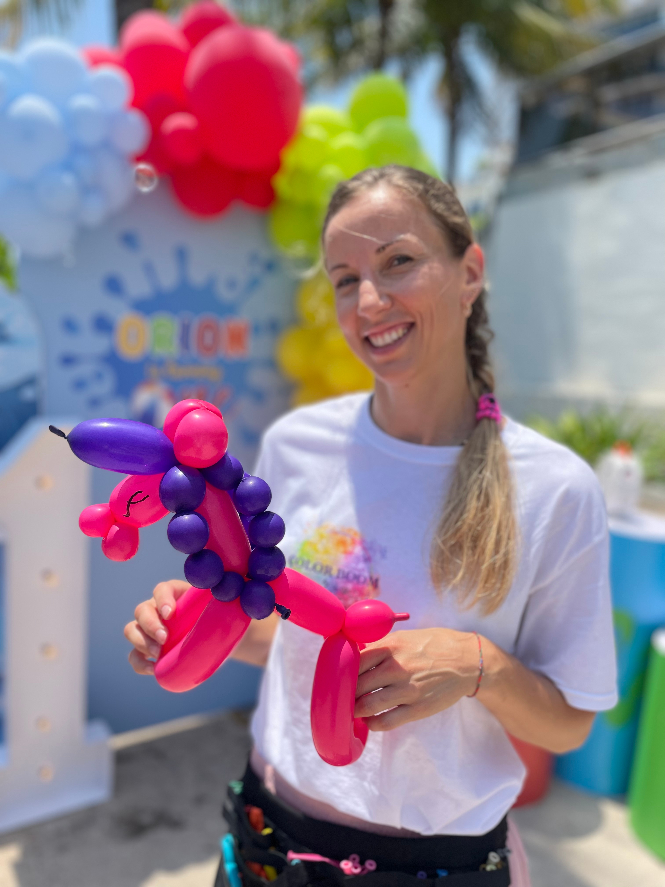 Balloon Twisting. Color Boom