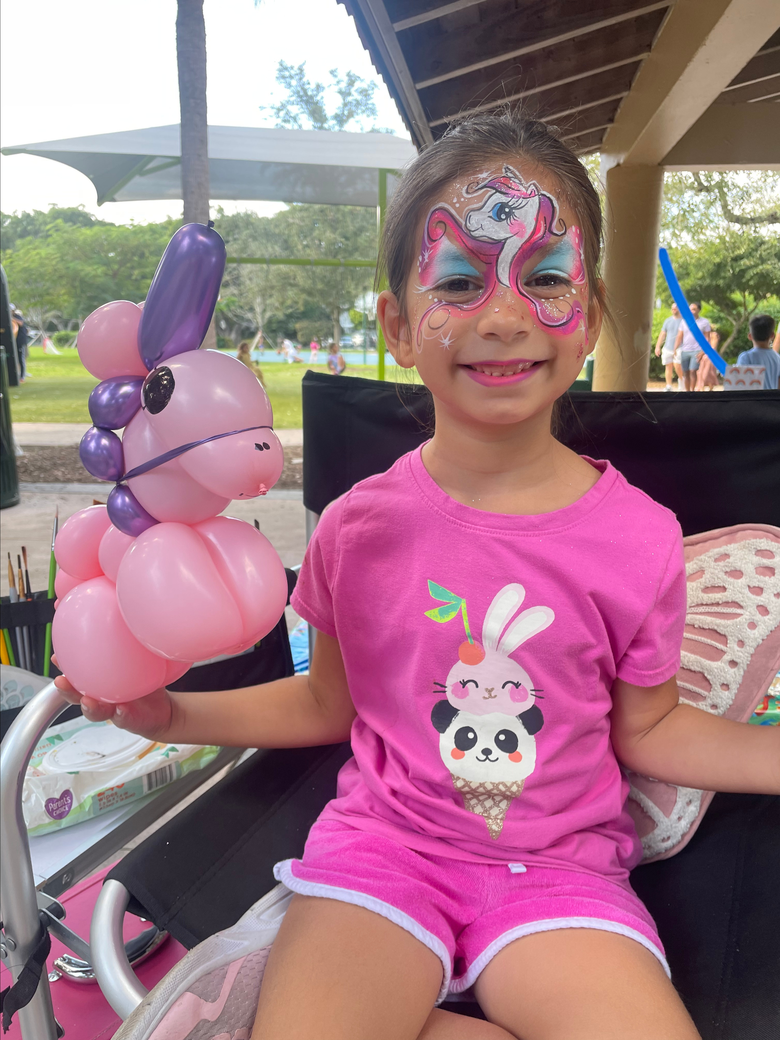 Combo Face Painting + Balloon Twisting. Color Boom