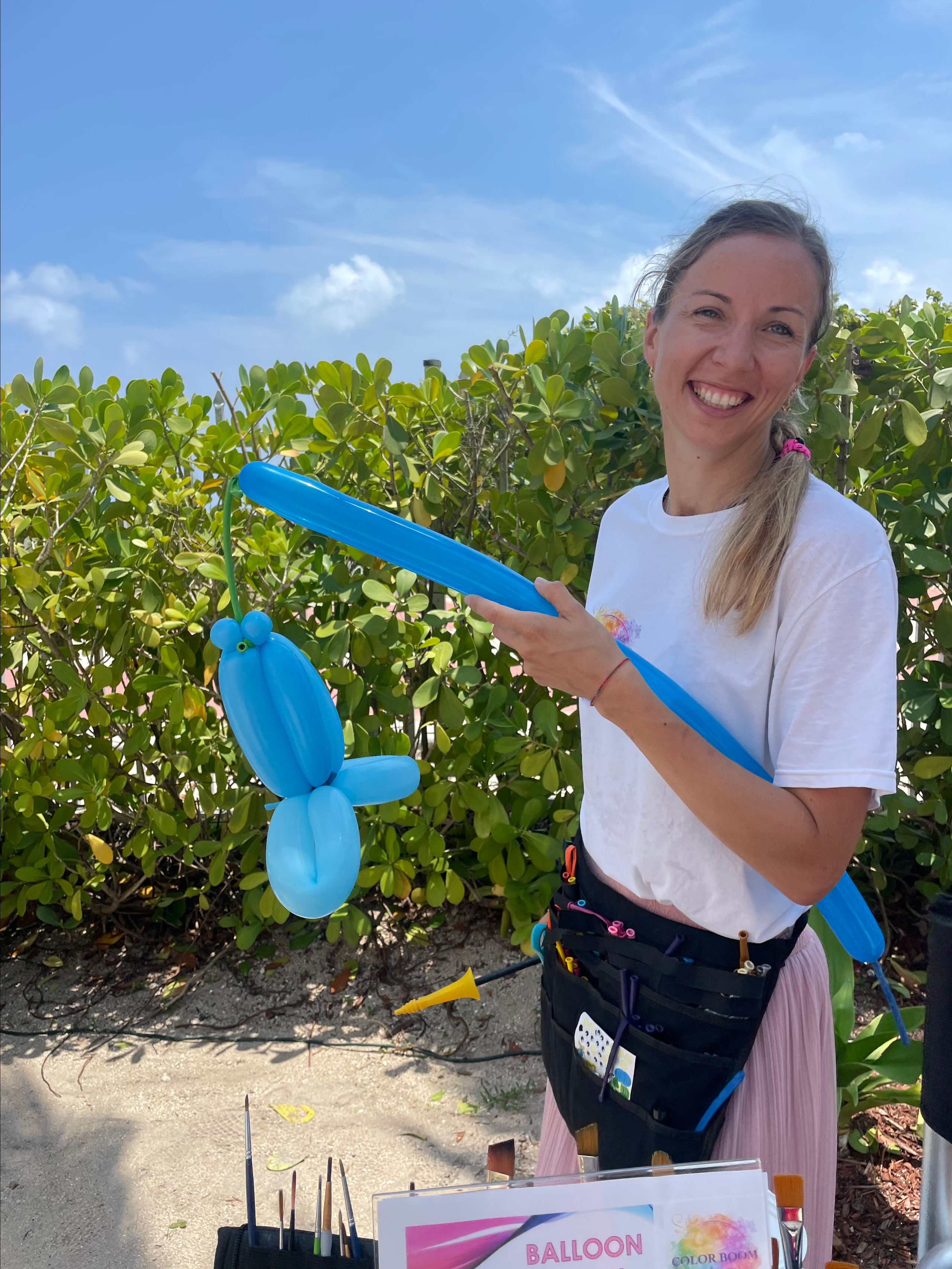 Balloon Twisting. Color Boom