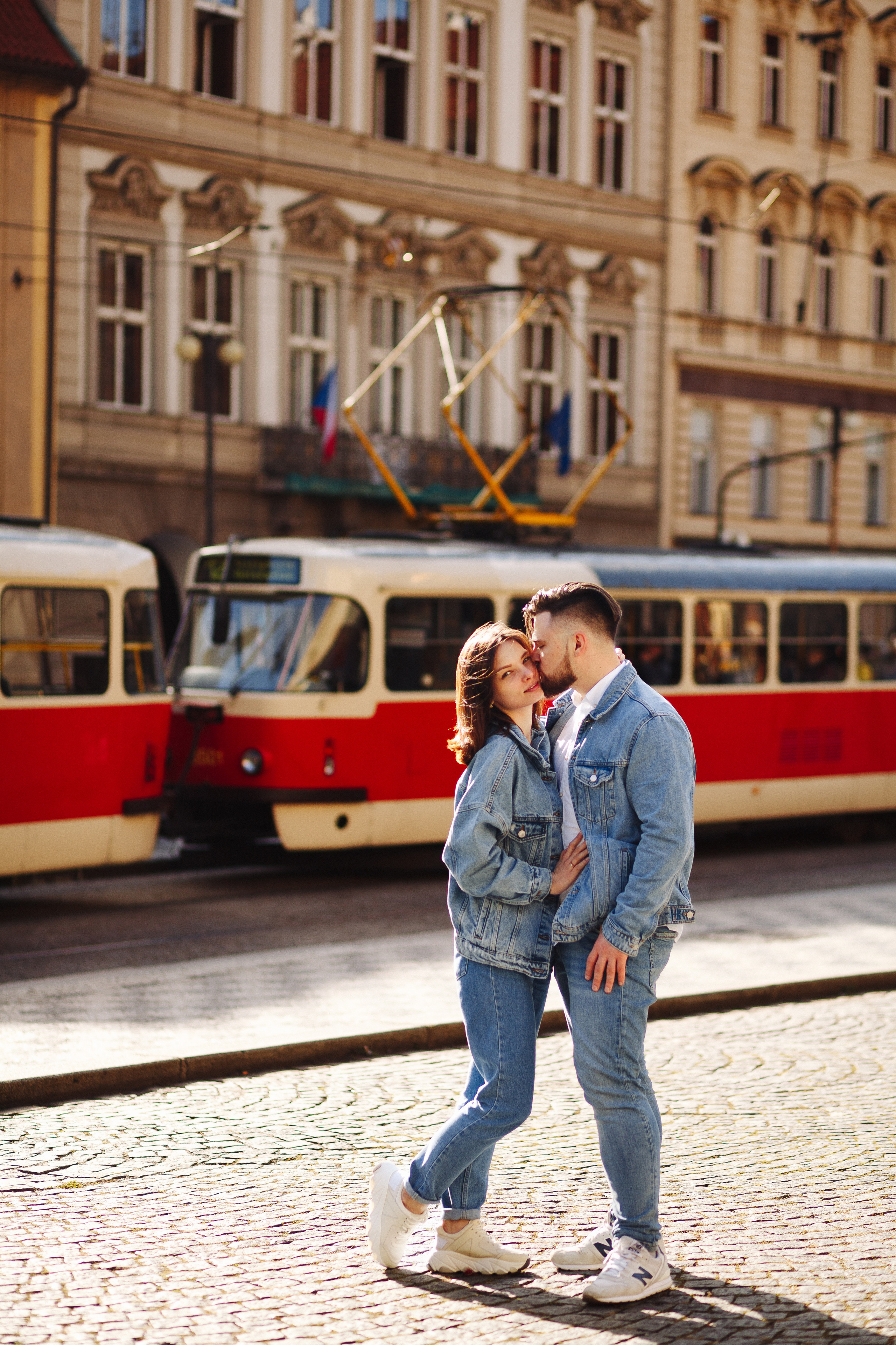 Helena & Max. Photographer in Prague for tourists