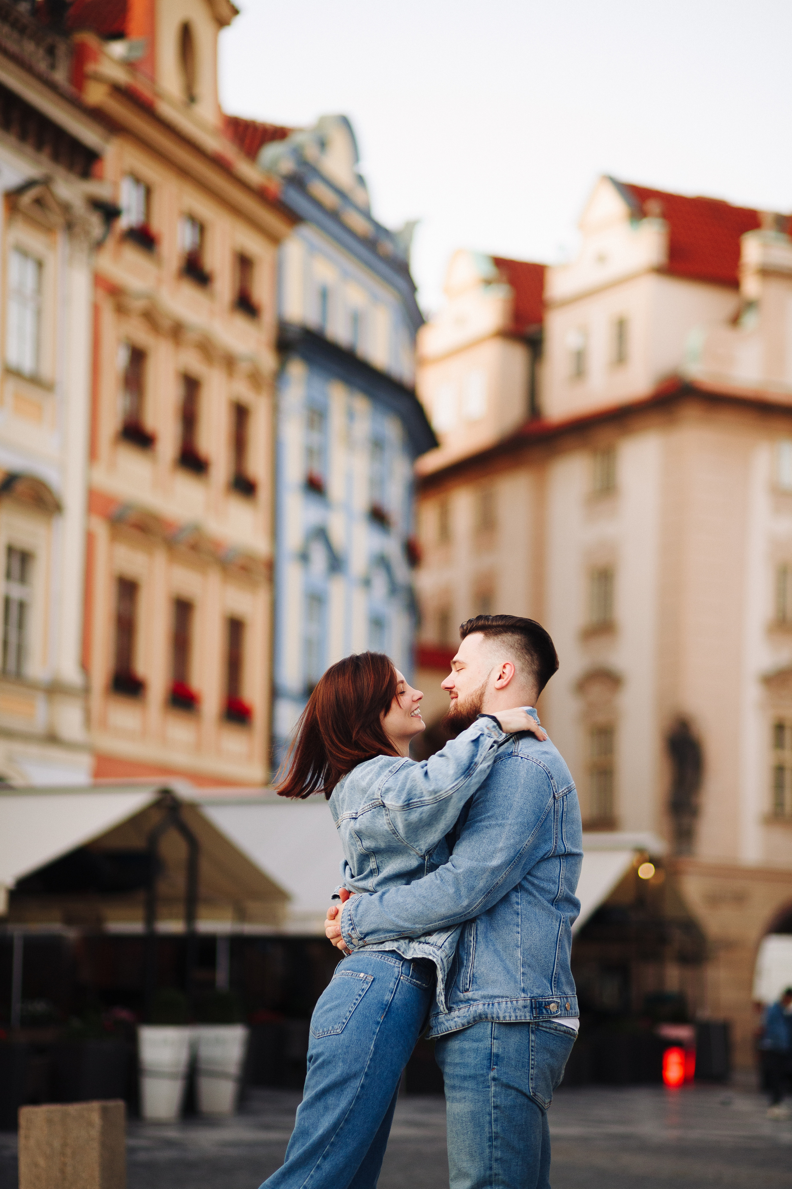 Helena & Max. Photographer in Prague for tourists