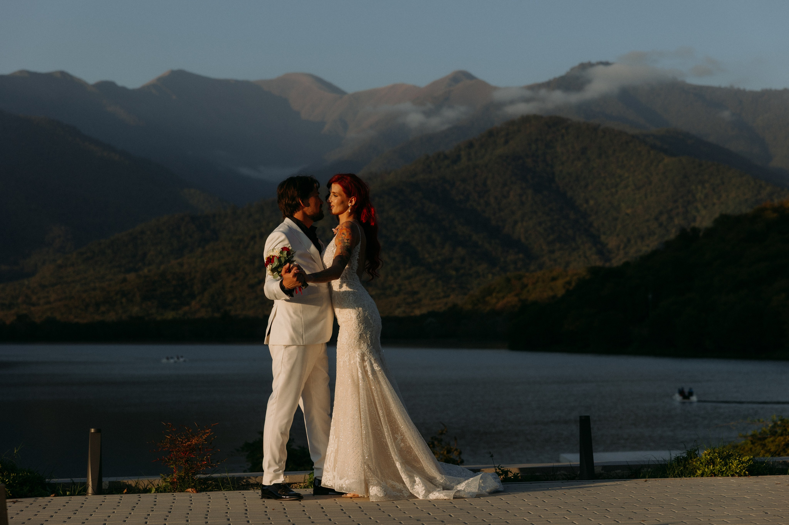 A dreamy wedding on Kvareli lake. Wedding photographer in Tbilisi Ioseb Mamniashvili