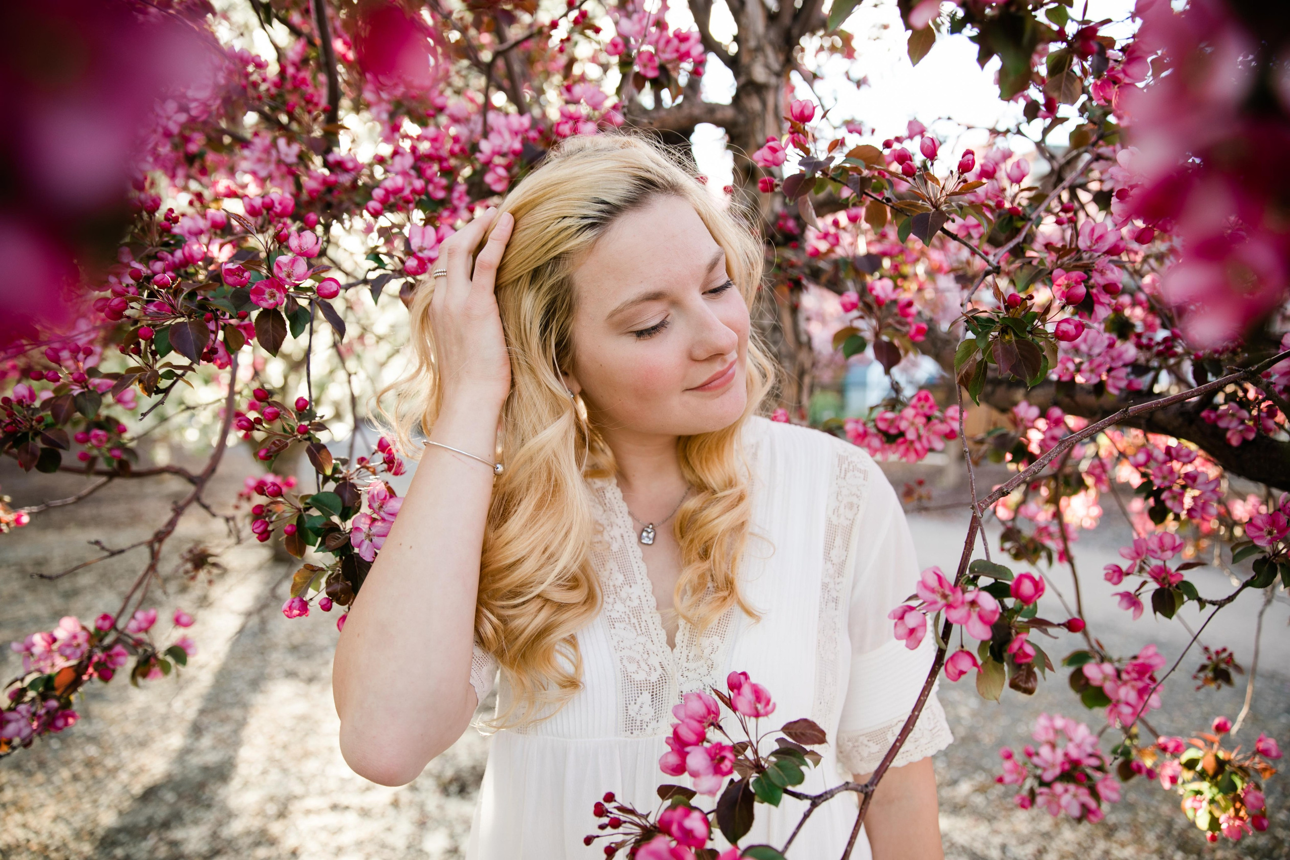 Leanne — Cherry Blossoms. Fotografía accesible en Calgary