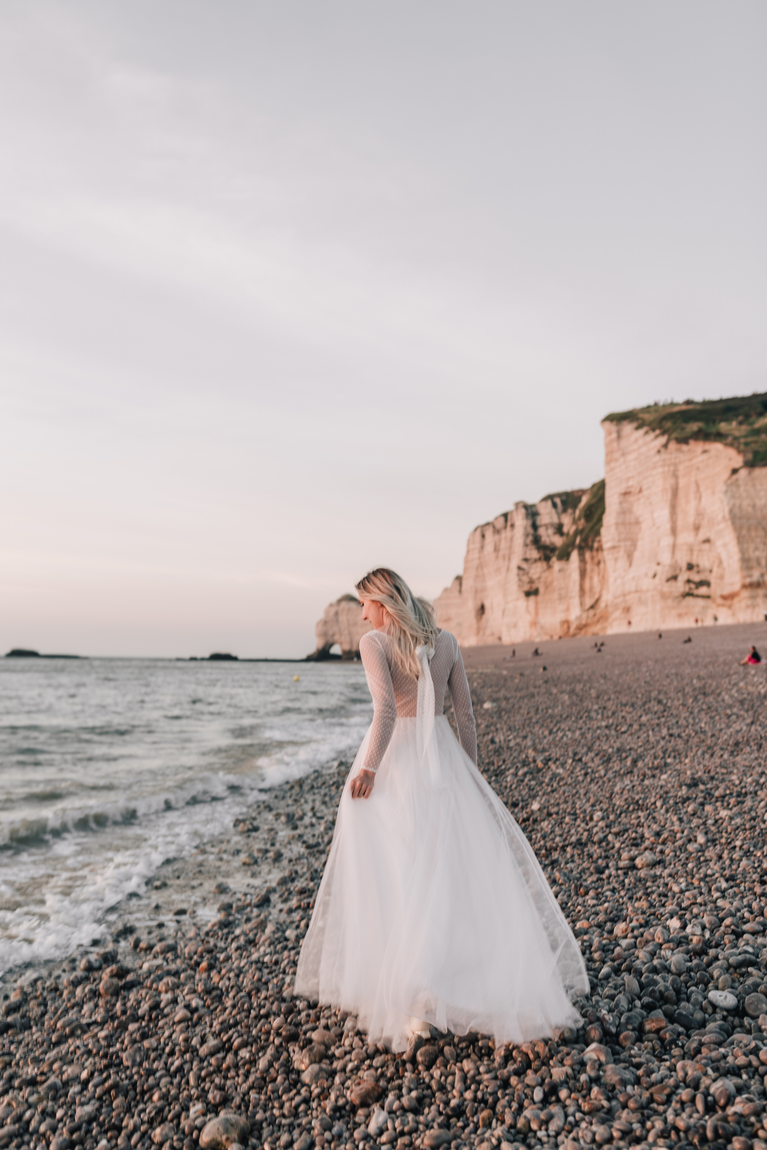 Wedding shooting at sea on Etretat (Maryna & Clement). Фотограф, Руан, Франция