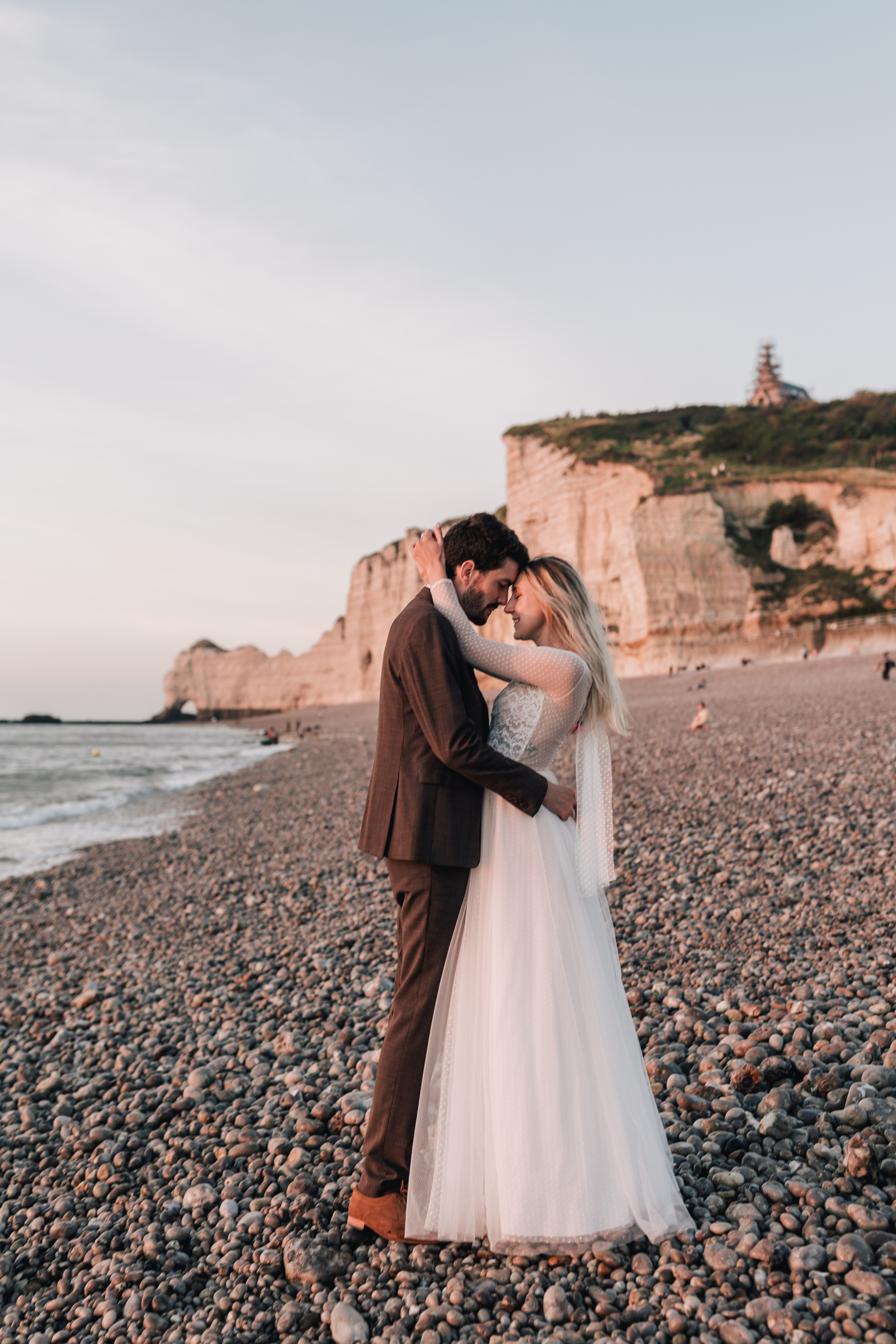 Wedding shooting at sea on Etretat (Maryna & Clement). Фотограф, Руан, Франция